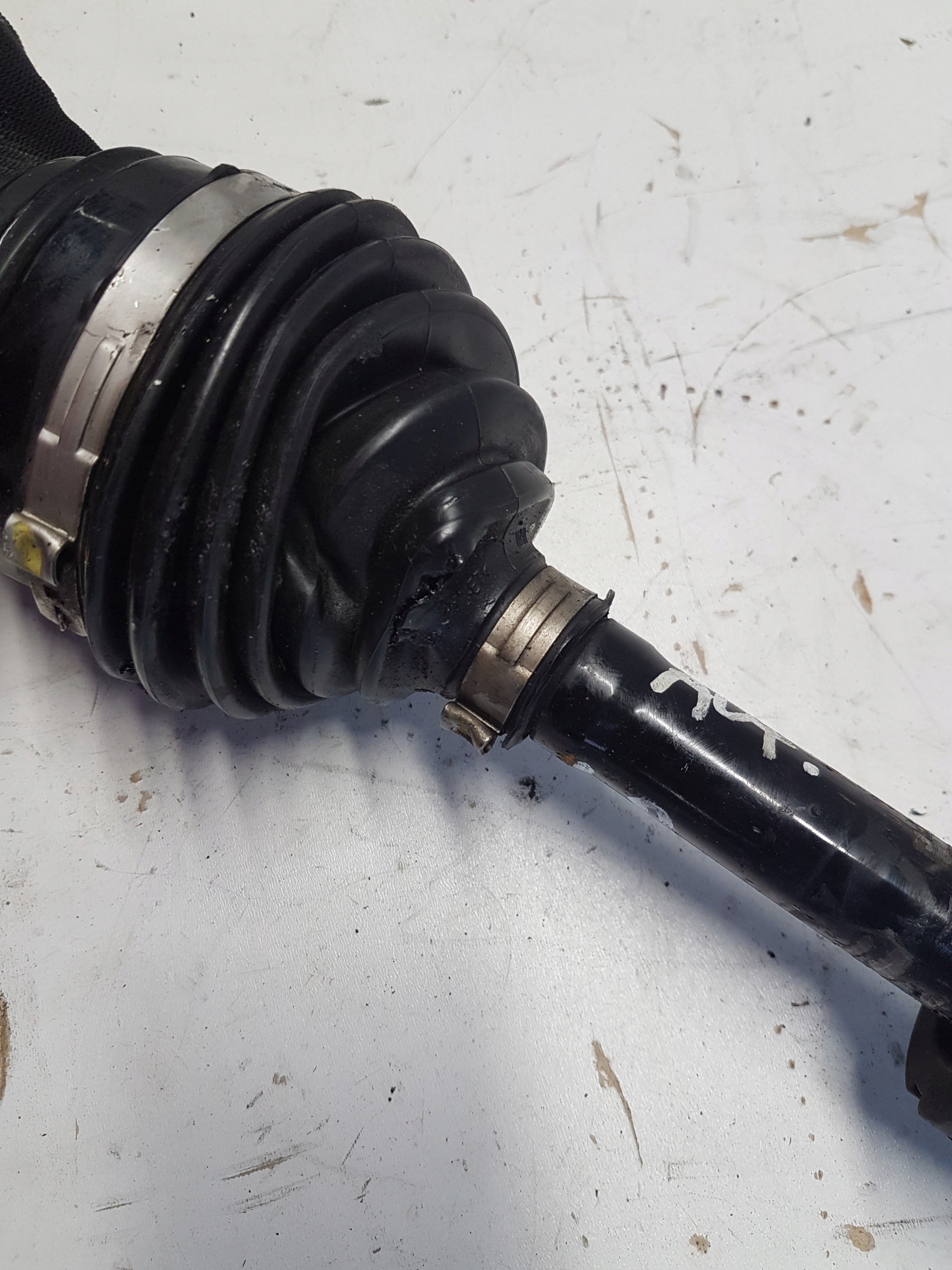 BMW 1 F40 F41 semi-axis left front