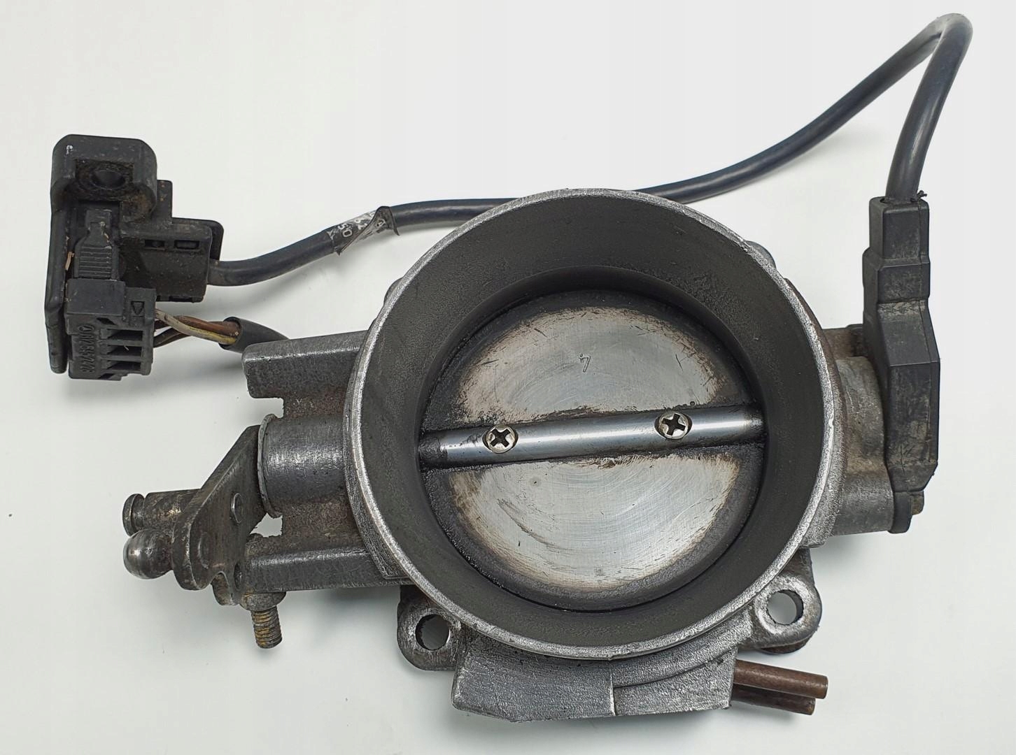 Дросельна заслінка MERCEDES W124 0011406053