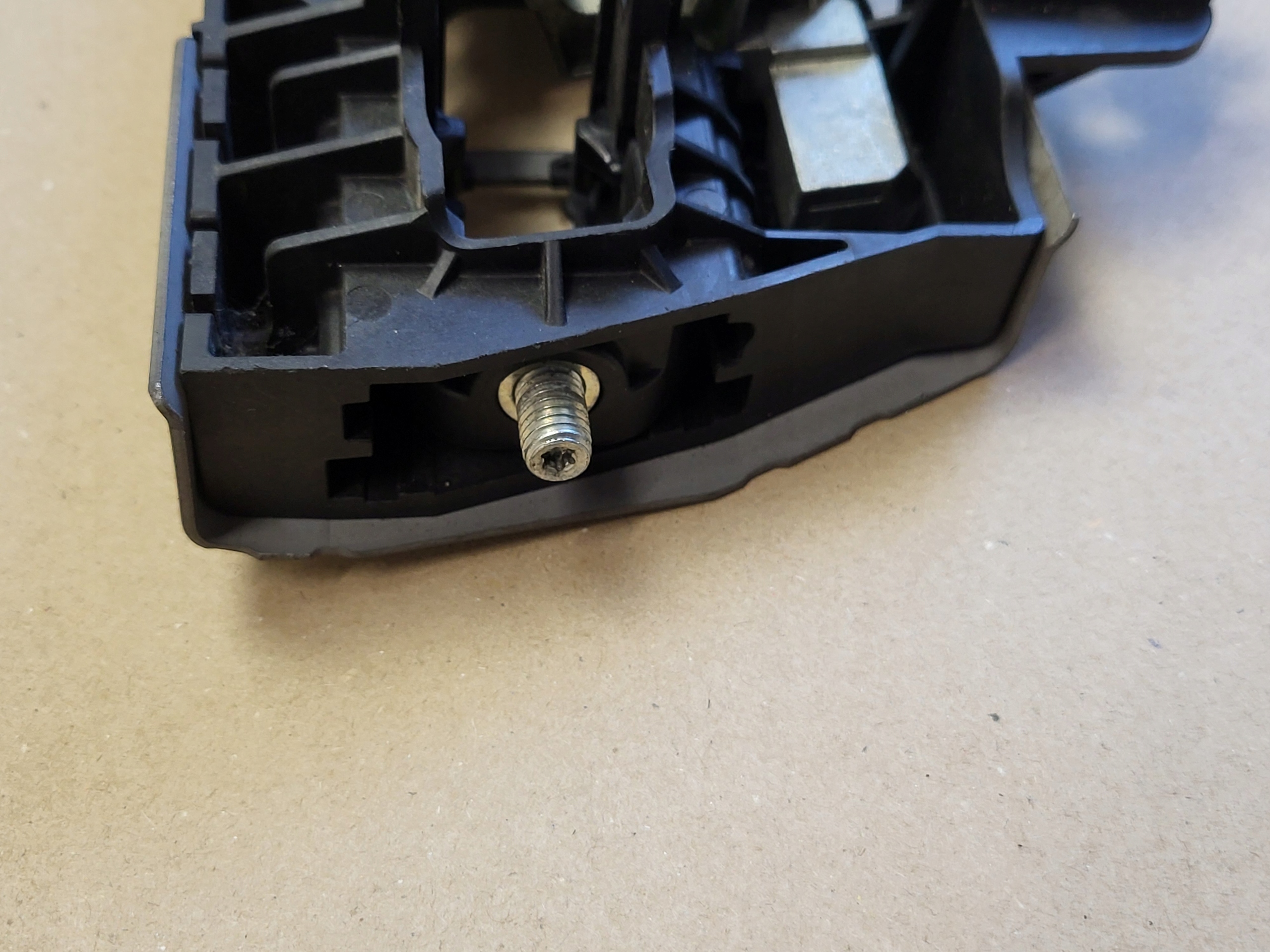holder handles left front driver´s AUDI A4 B8 A5 8T 8T1837885B OE EU