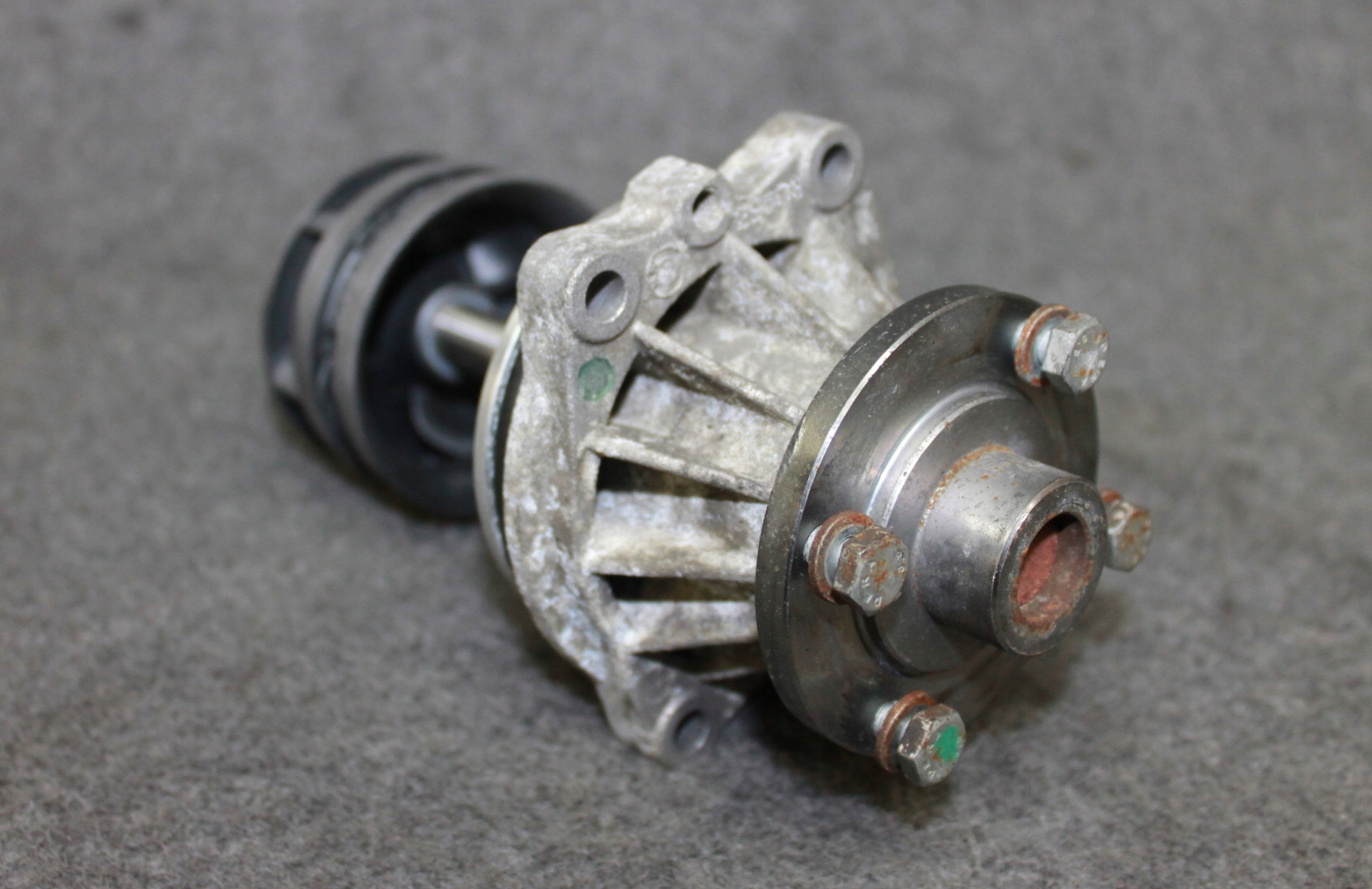 BMW E60 E63 M5 M6 S85B50A V10 5.0i water pump