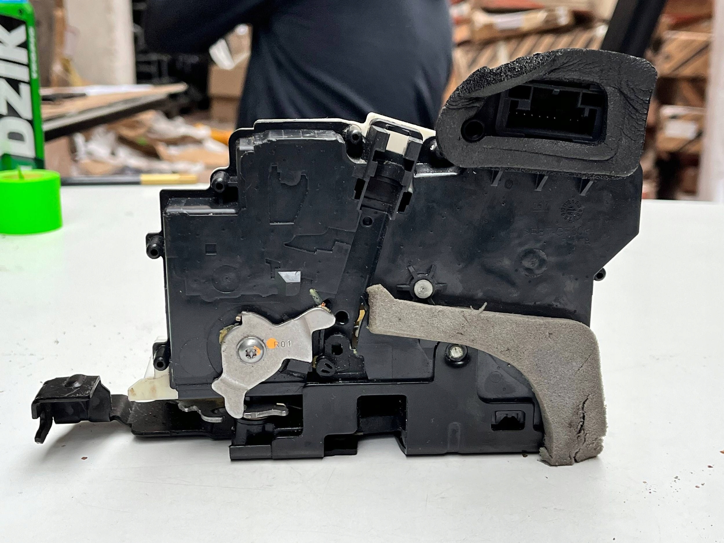 original lock door right front Audi RS Q8 4K1837016K !J