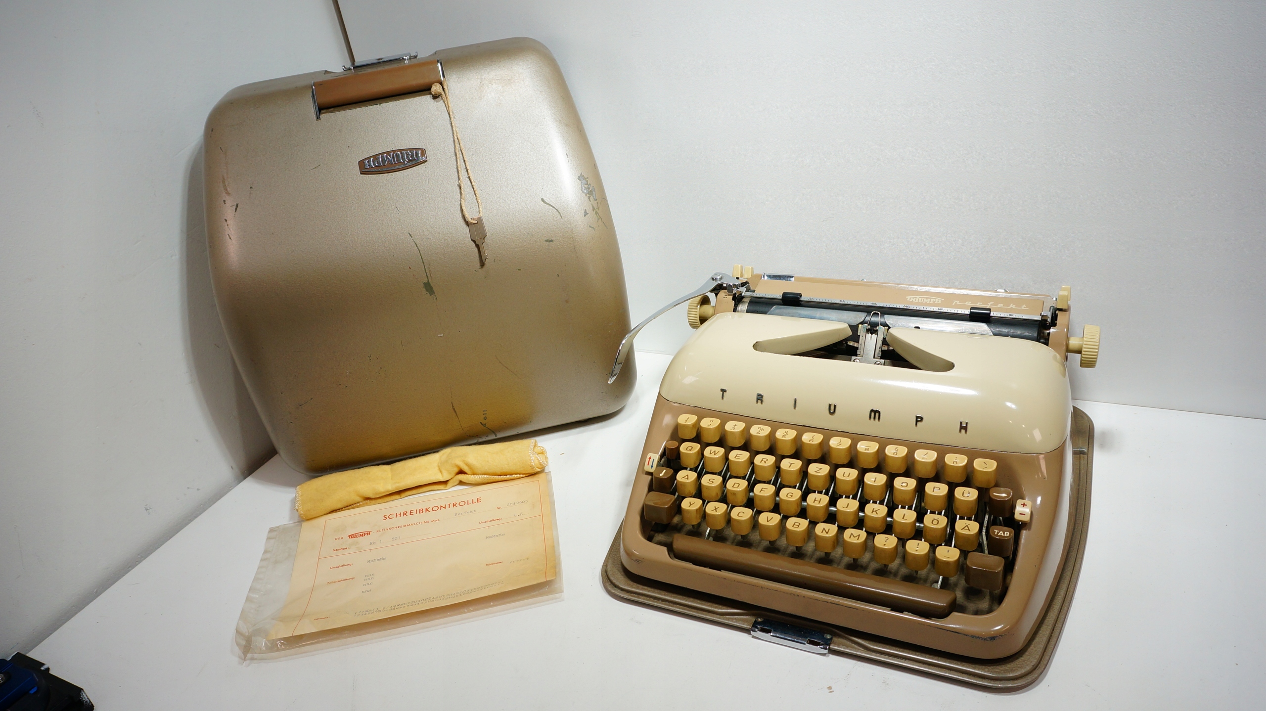 Аналоговая пишущая машинка Triumph Perfekt | Дизайн 1960-х годов| Жемчужина!