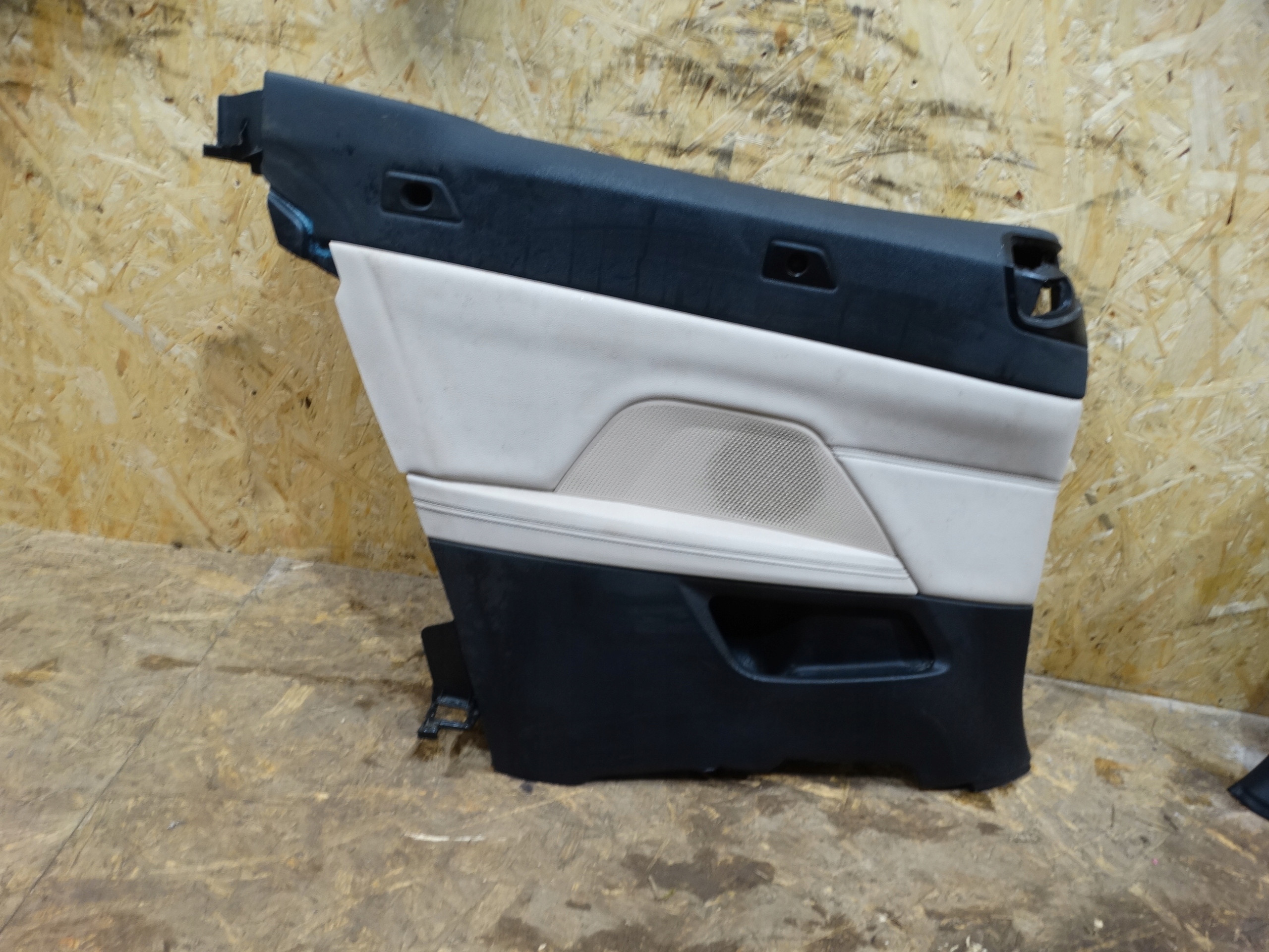 upholstery side door rear left BMW G22 G23 1