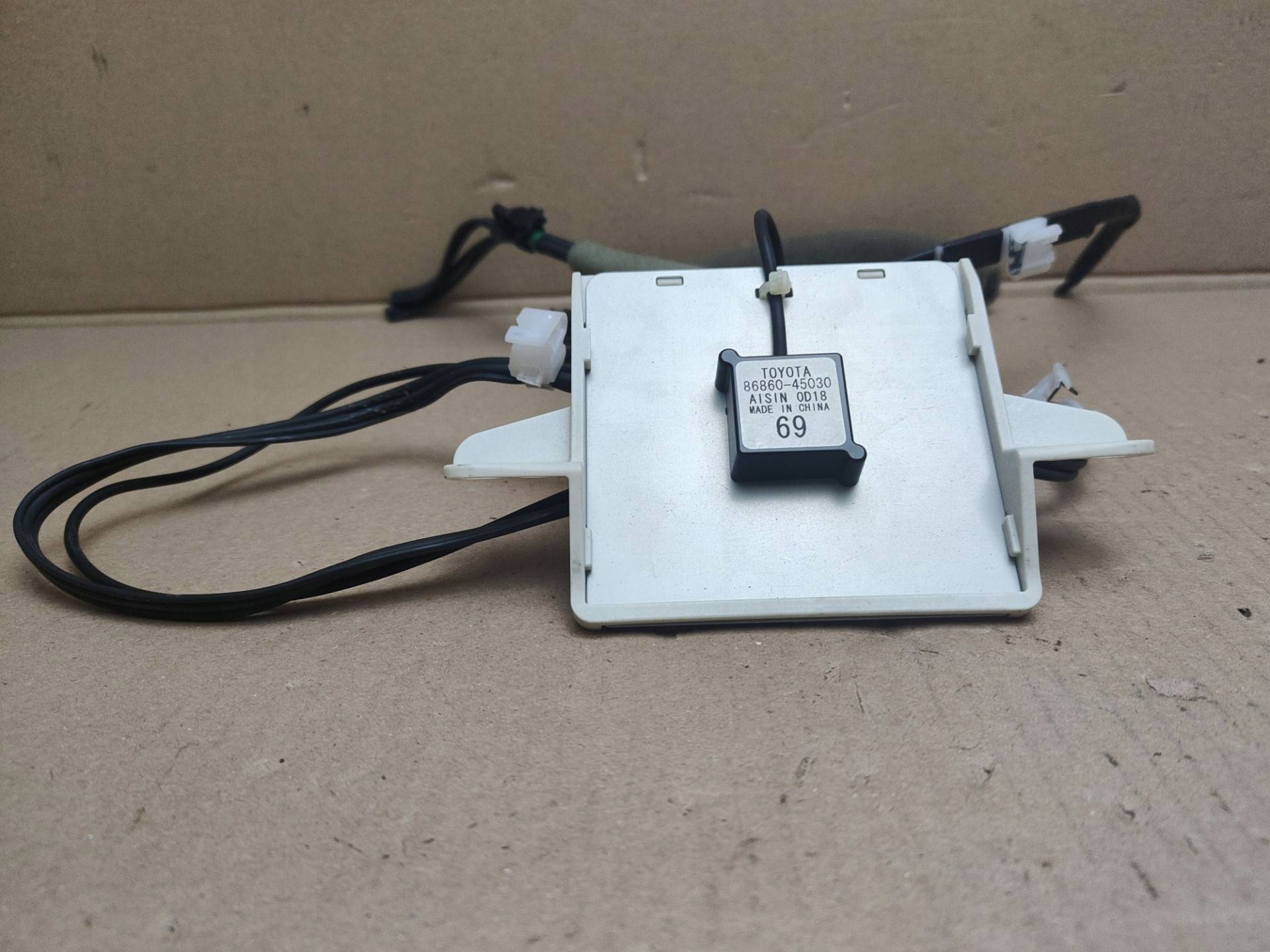 Antenne Navigation Toyota Sienna 3 2011 86860-45030