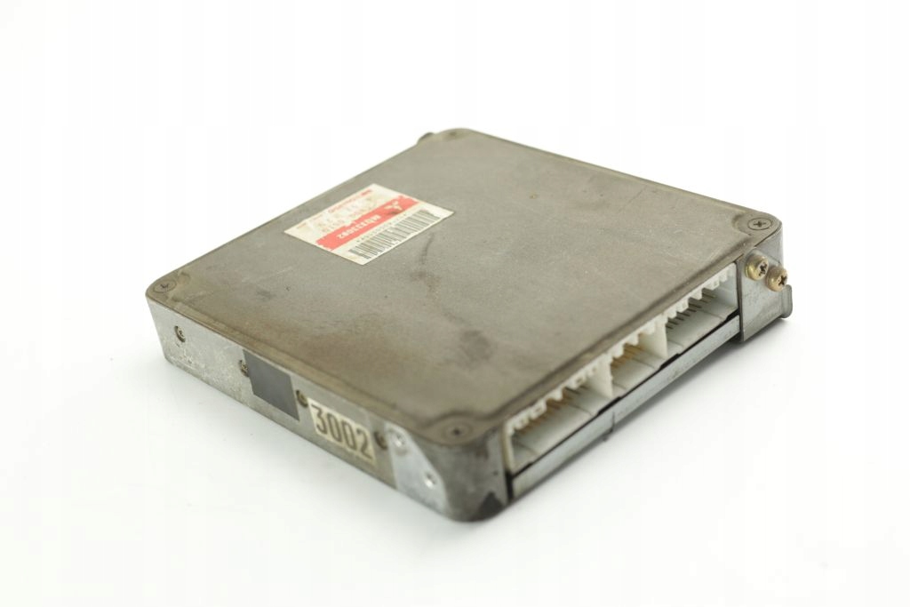 computer control unit of the engine MITSUBISHI GALANT 2.5 V6 MD333002 175800-0510