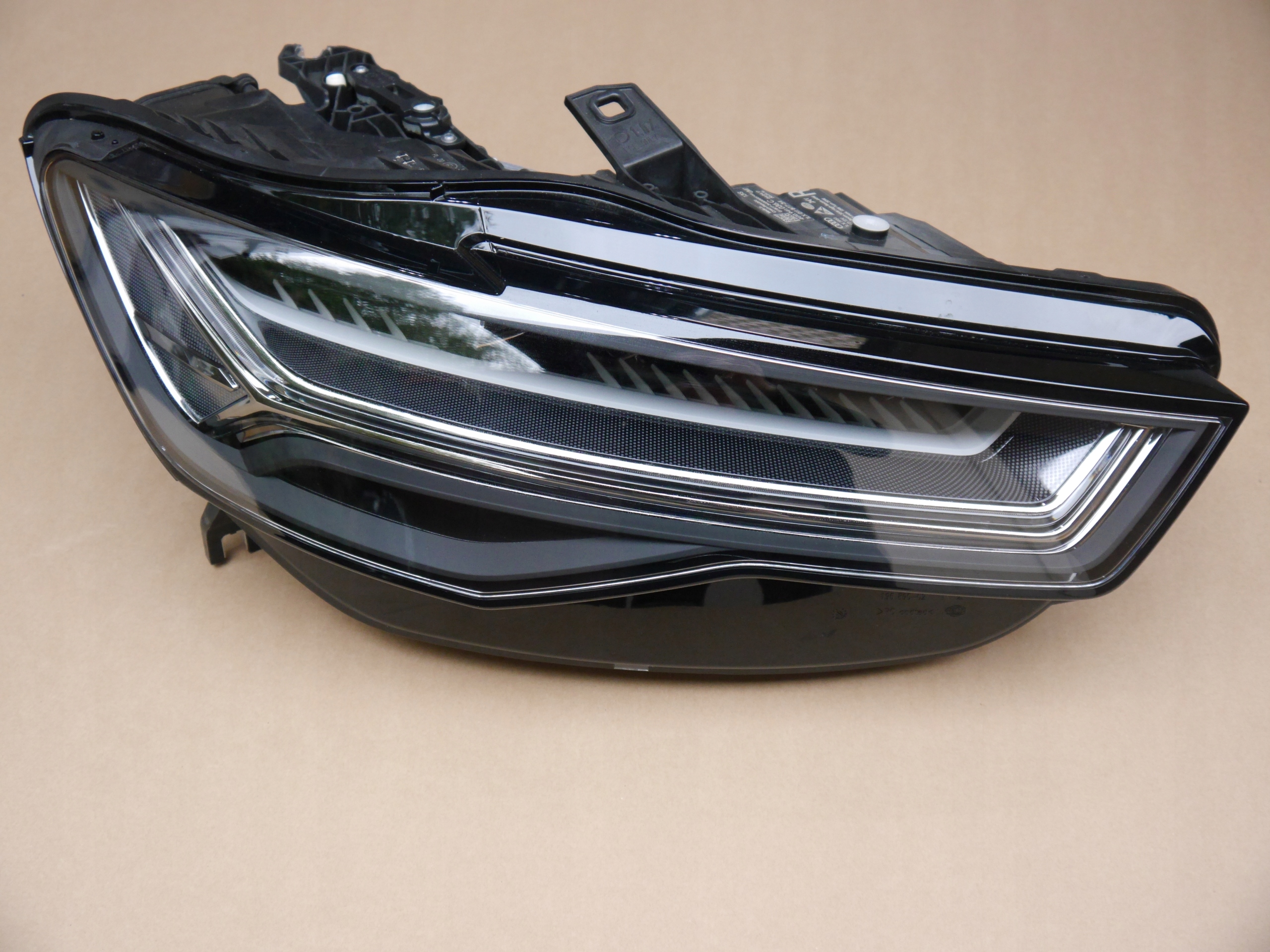 AUDI RS6 C7 LAMPA MATRIX 4G0941036C Producent części Audi OE