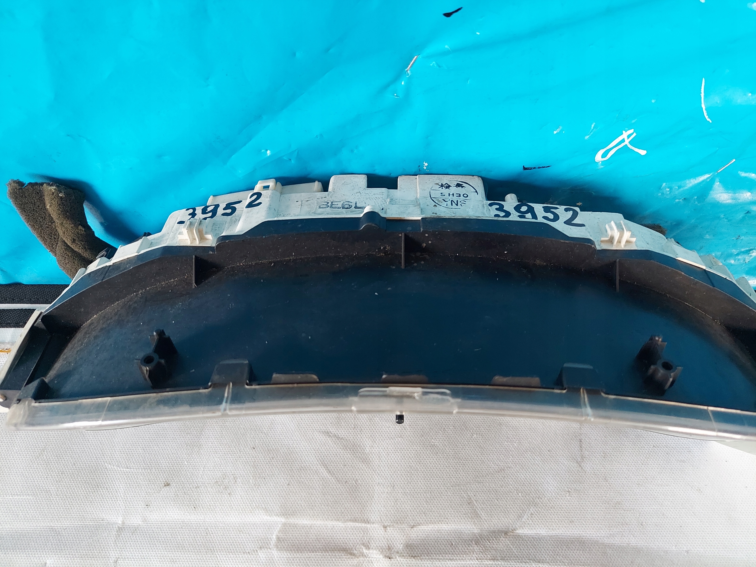 dials clock MAZDA 323 C 1.5 B BE6L