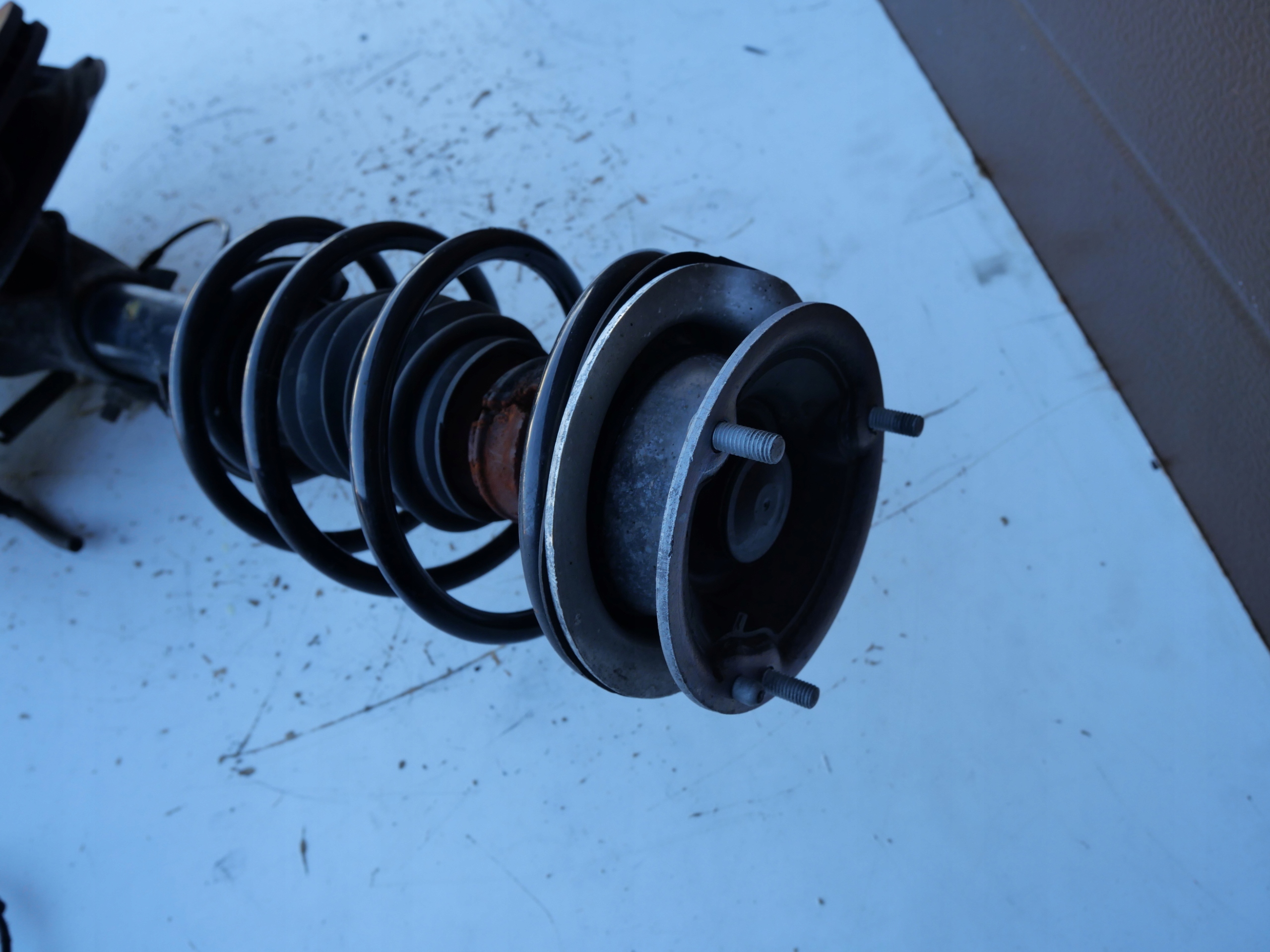 BMW 3 E92 shock absorber MACPERSON swing 824903008021