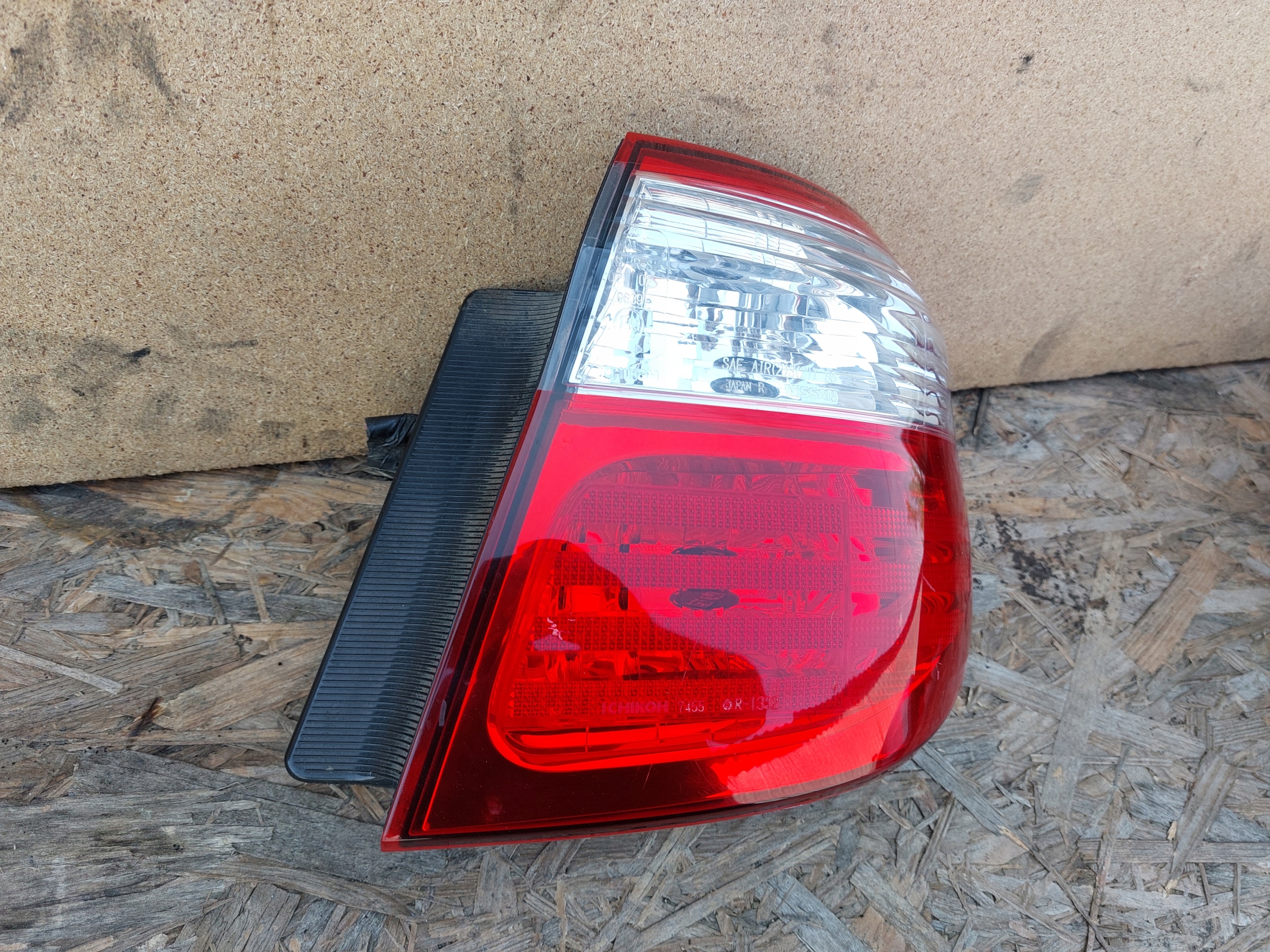 light rear part right Nissan Maxima A33 99-04