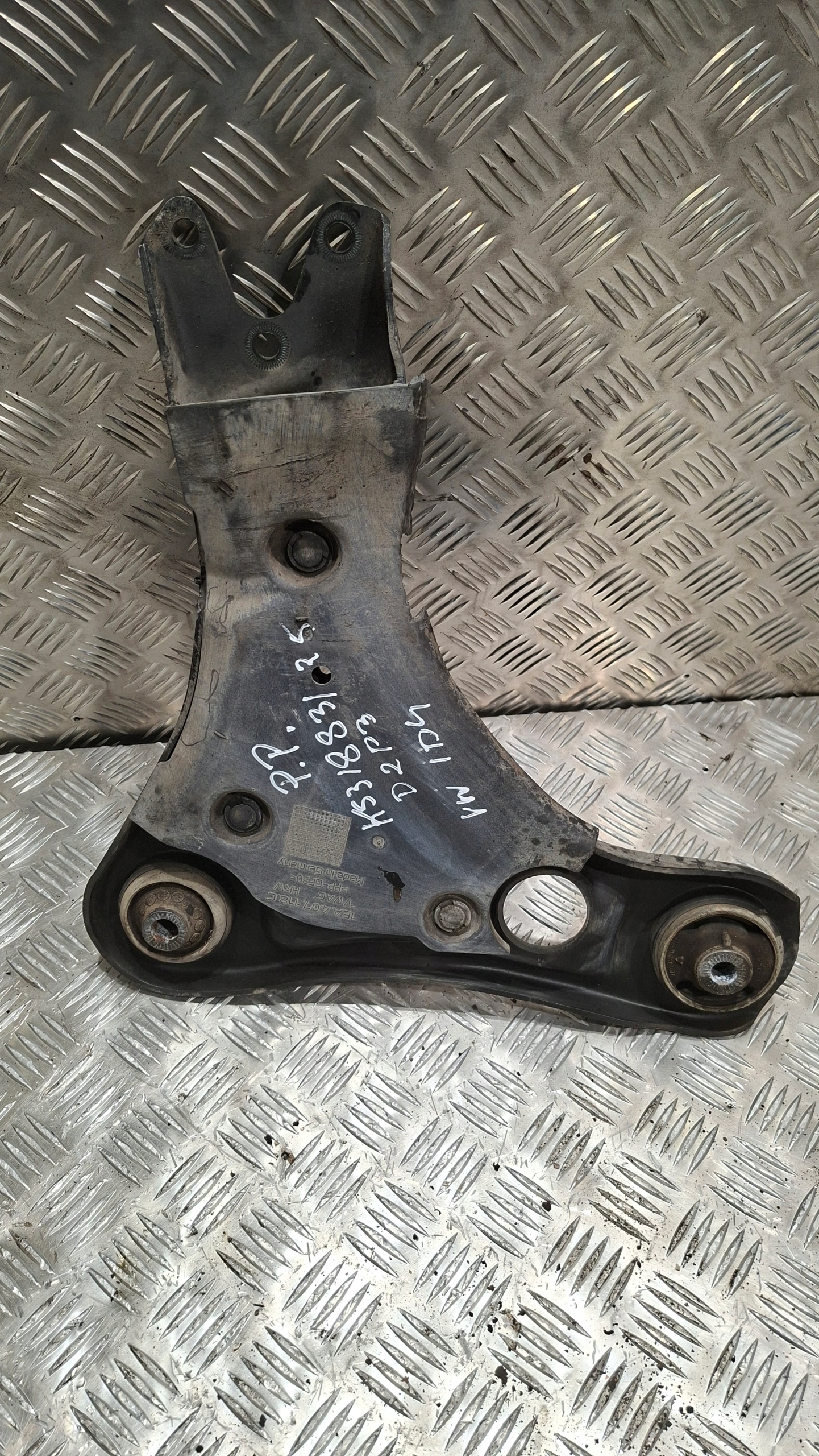 arm right front VW ID.4 PRO