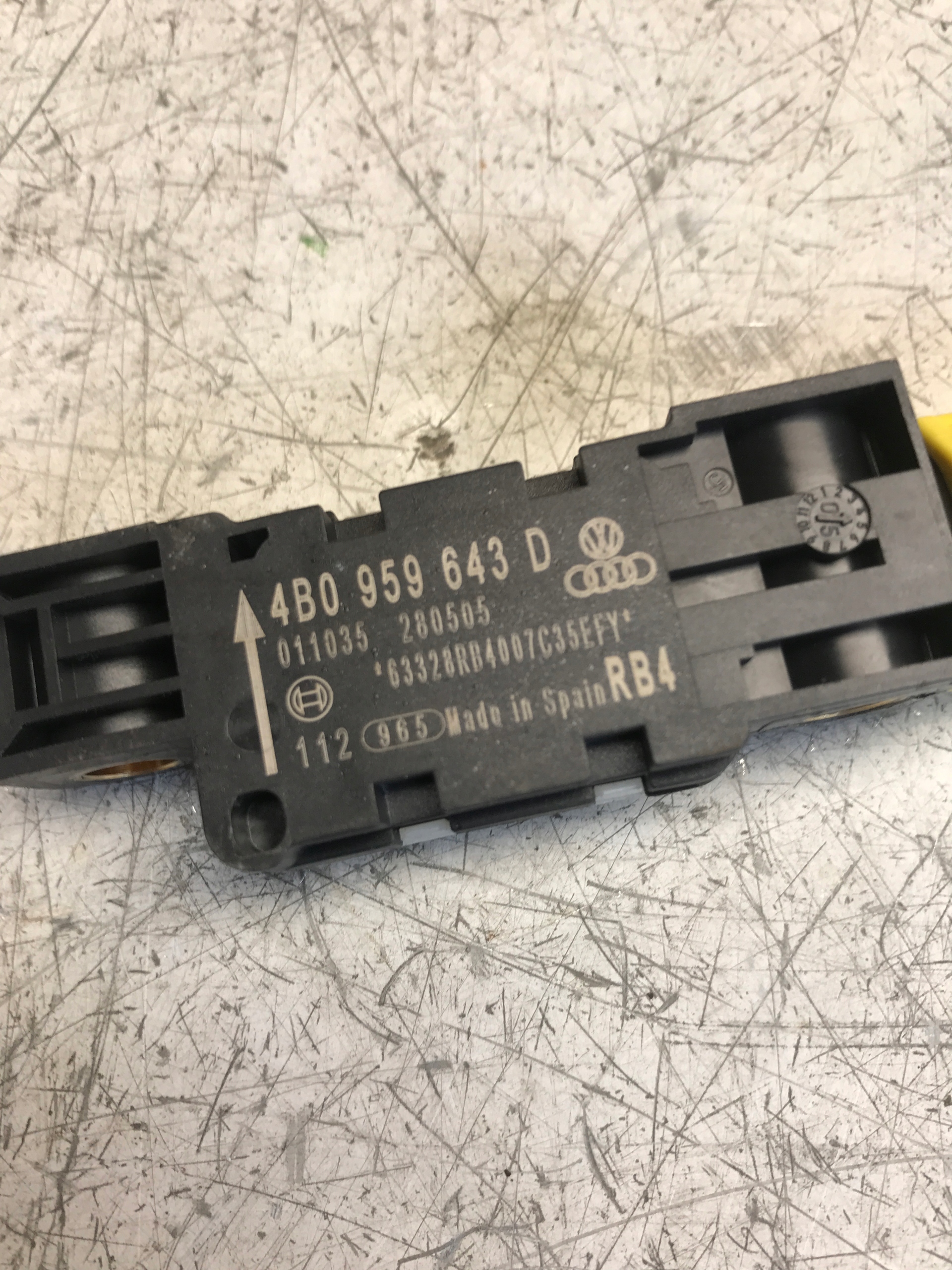 Sensore impatto AUDI A8 D3 4B0959643D