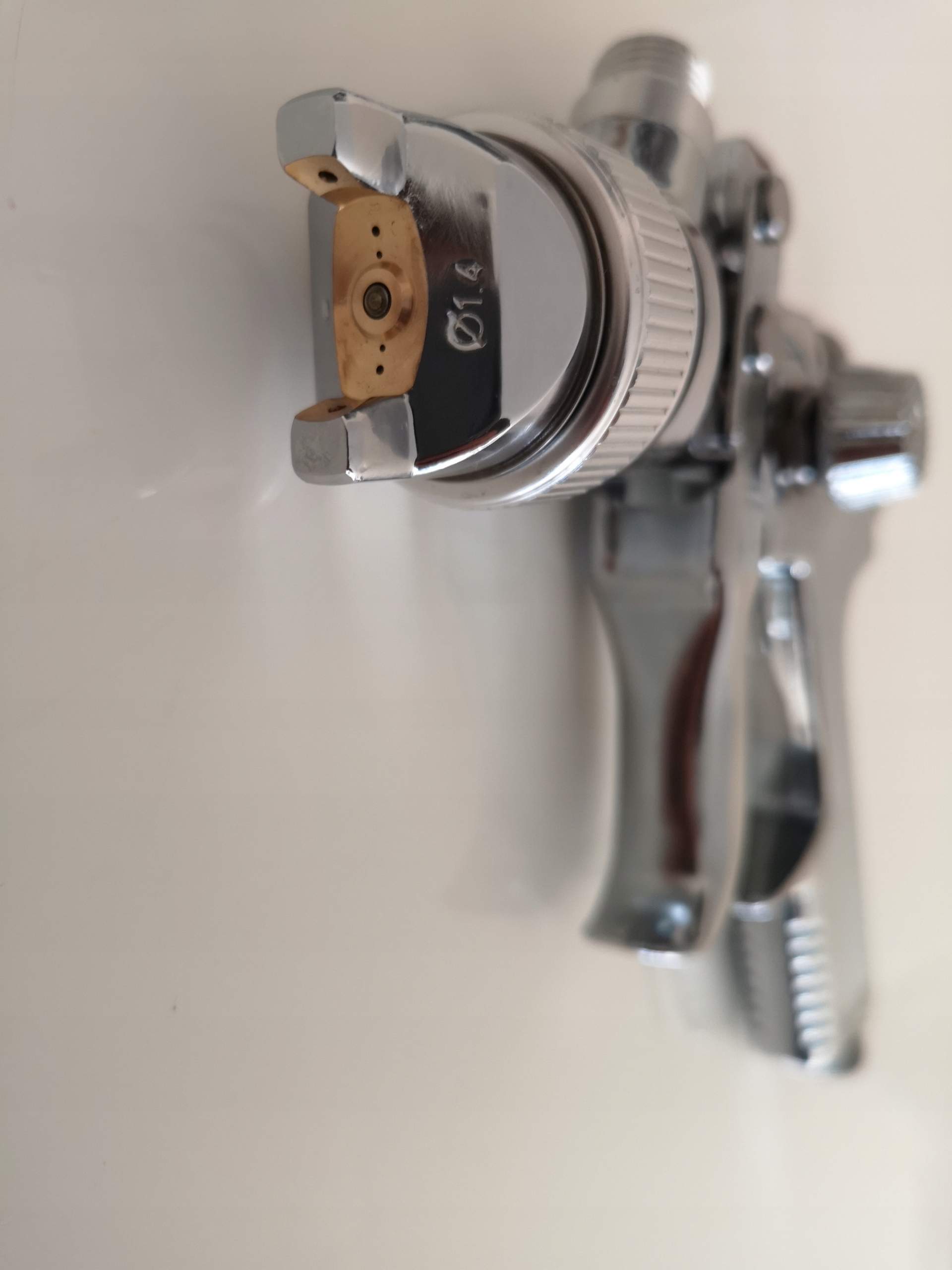 PISTOLET LAKIERNICZY PROFESIONAL SILVER 1.8 RP Kod producenta 200/17