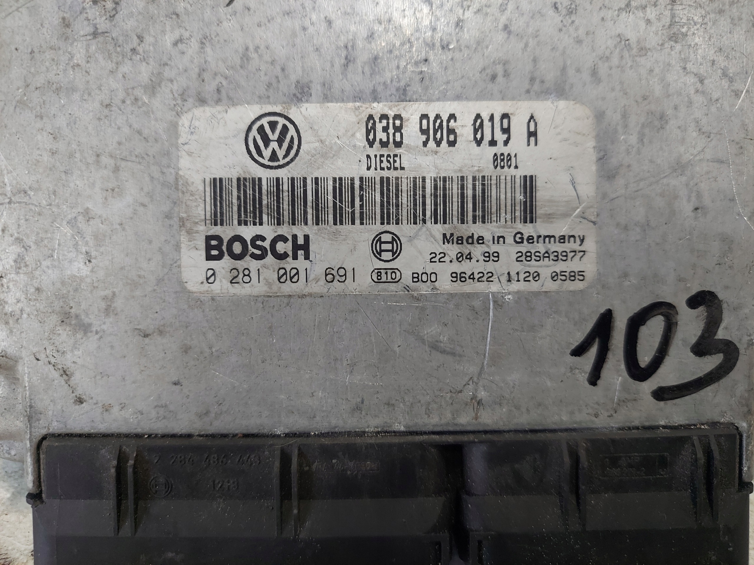 A3 8L 1.8 T 038906019A unité de commande électronique uce moteur