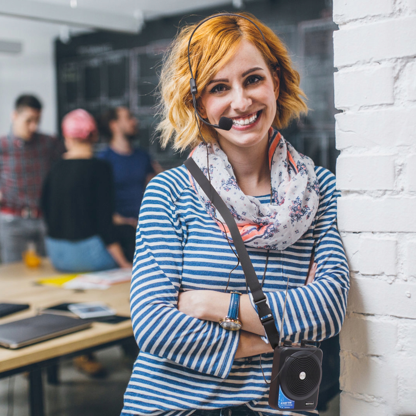 PRZENOŚNY WZMACNIACZ GŁOSU BEZPRZEWODOWY GŁOŚNE BRZMIENIE I PORĘCZNY Kod producenta 11096890