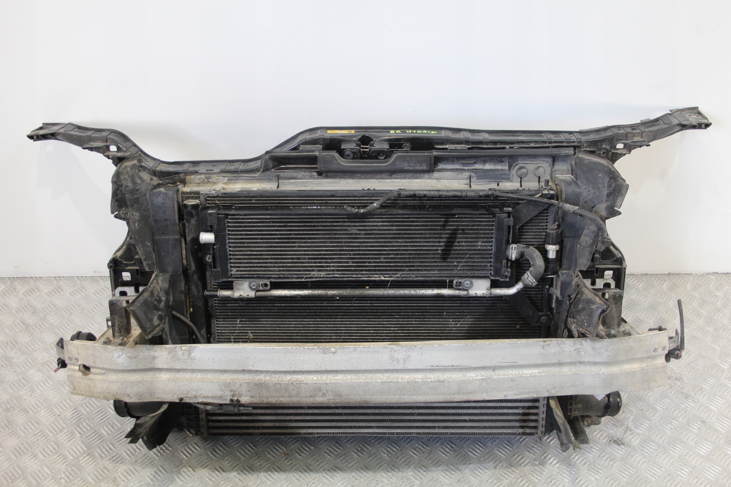 PAS PRZEDNI CHŁODNICE WZMOCNIENIE AUDI Q5 8R0 HYBRID
