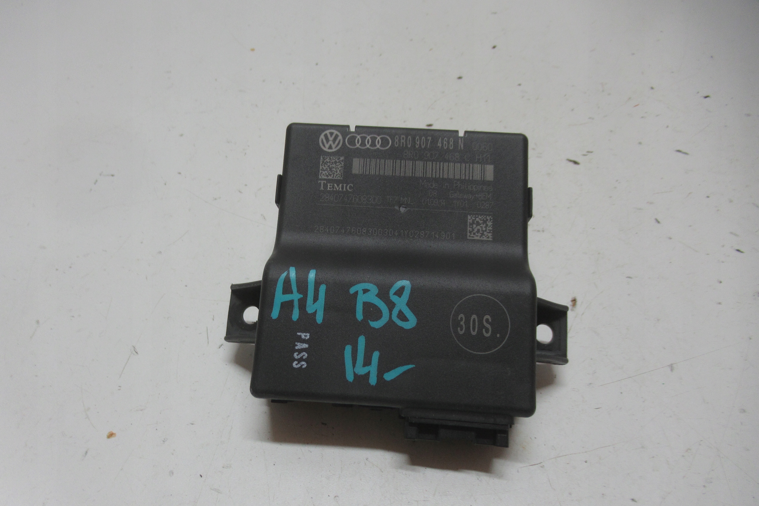 AUDI A4 B8 FL 14R module GATEWAY 8R0907468N
