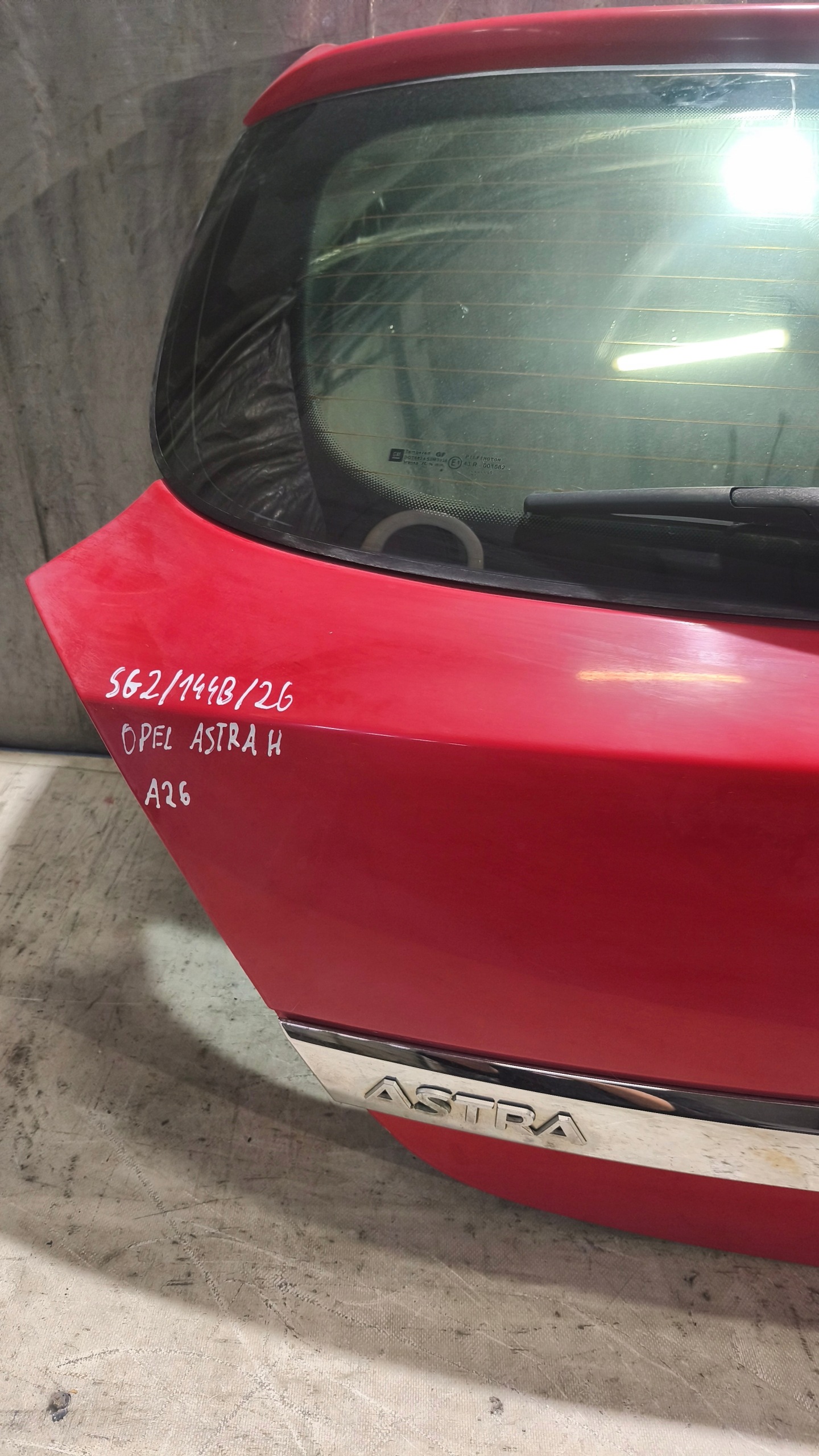 trunk door boot OPEL ASTRA H K: Y547