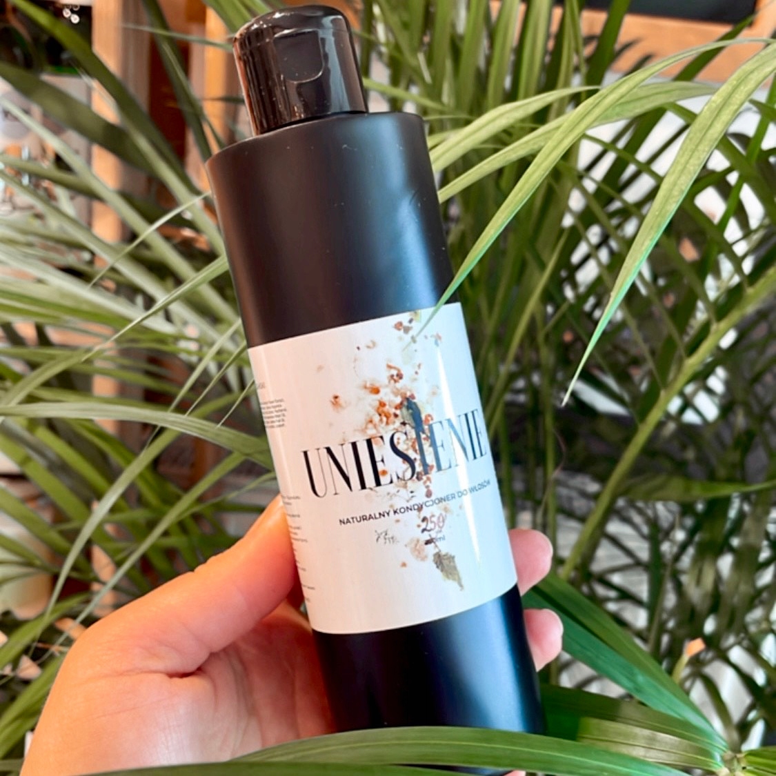 Uniesienie Naturalna odżywka do włosów 250ml Trawiaste