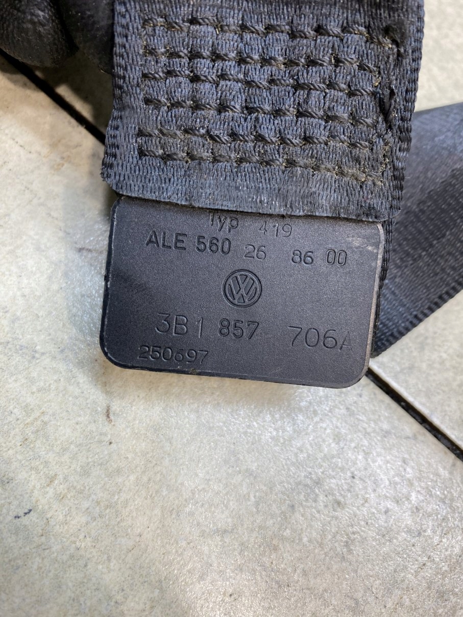 Gurten Sicherheits rechts vorne PASSAT B5