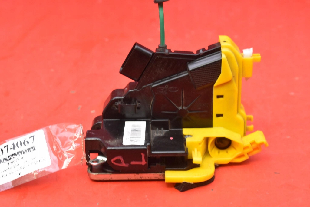 lock door left front front EU 81310-A6000 HYUNDAI I30 2 II GD 5D HB 12