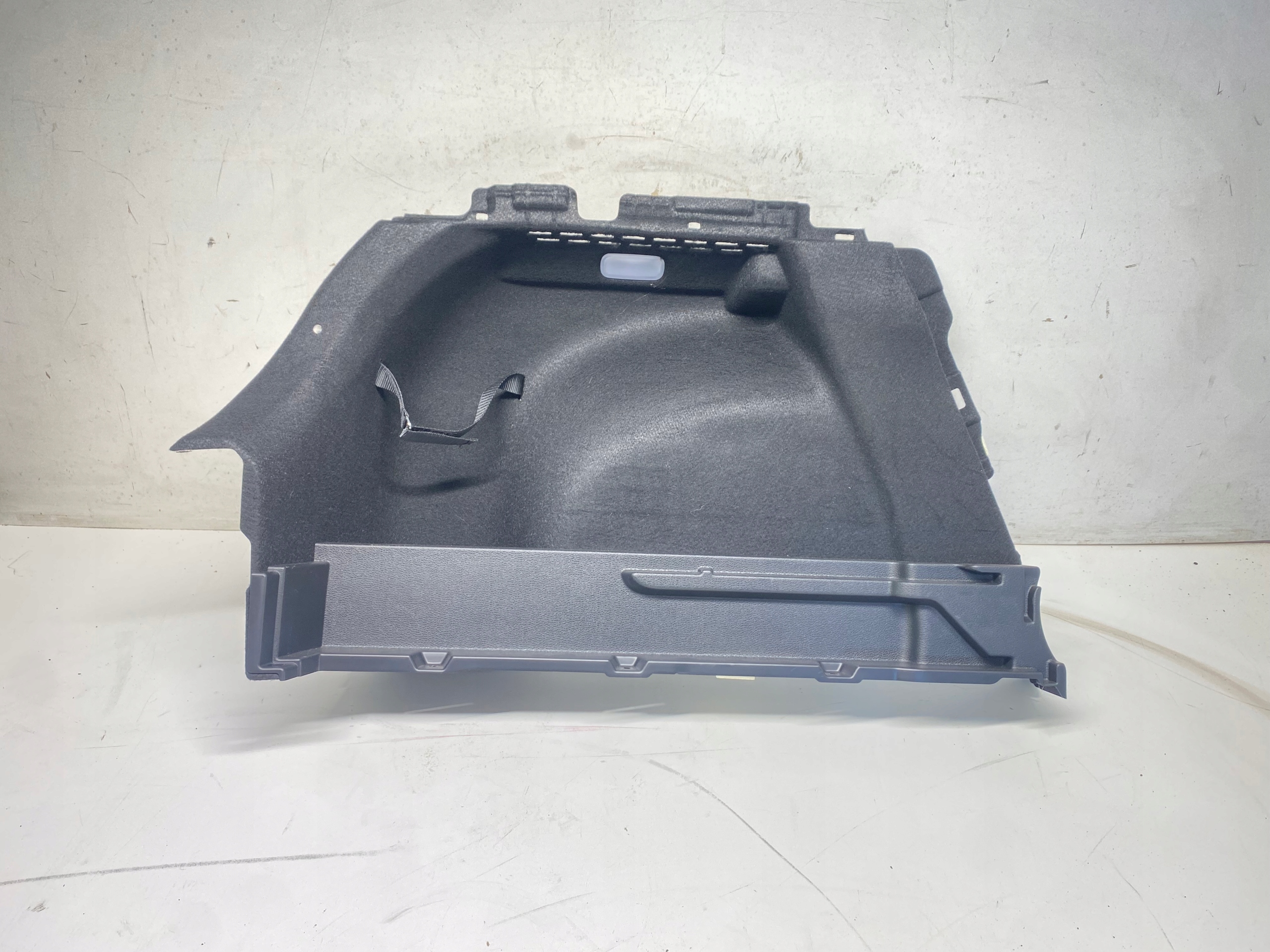 KIA XCEED X-CEED boot upholstery left 17-25 85731-J7700