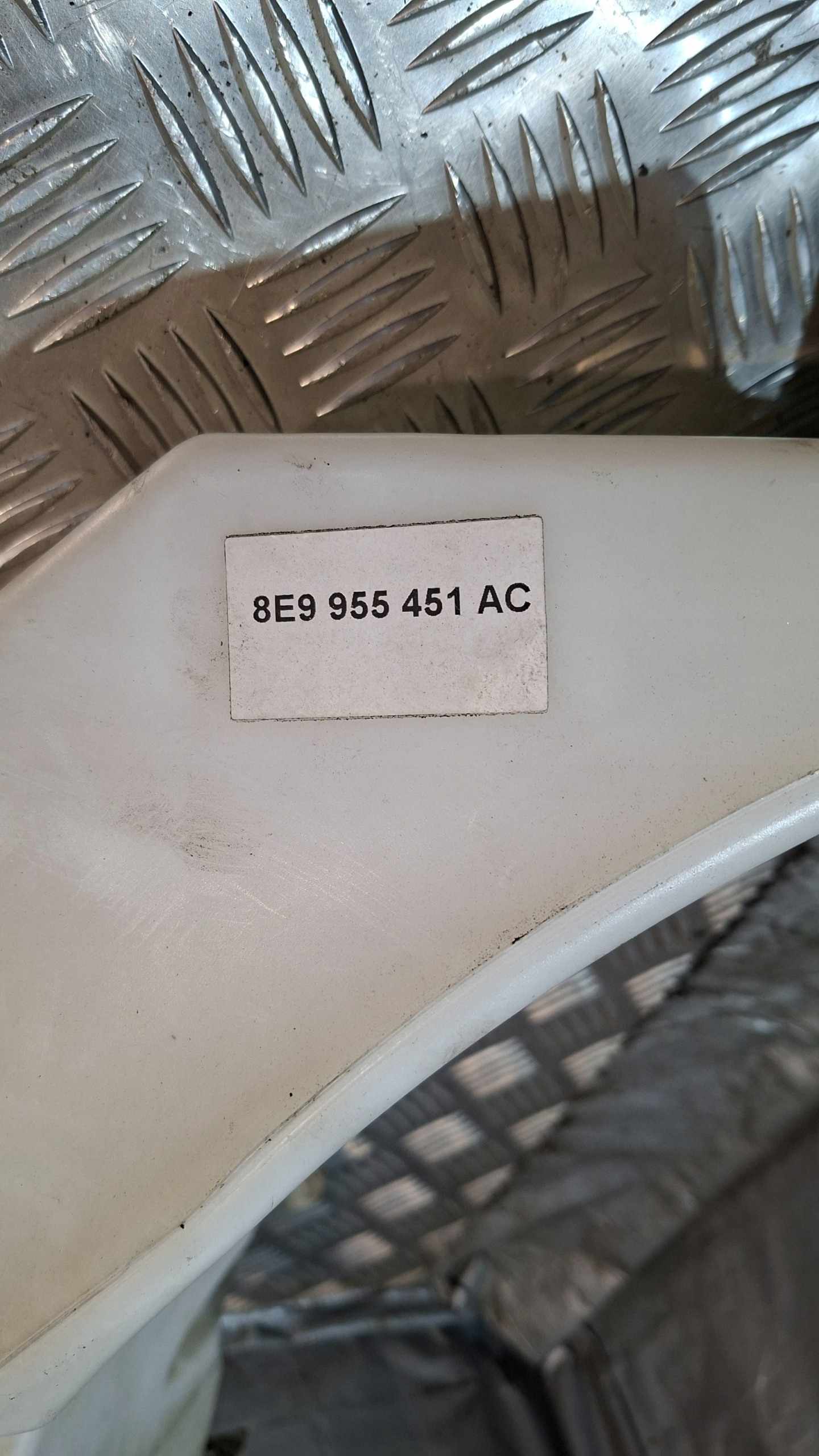 serbatoio LIQUIDO LAVAFARI AUDI A4 B6