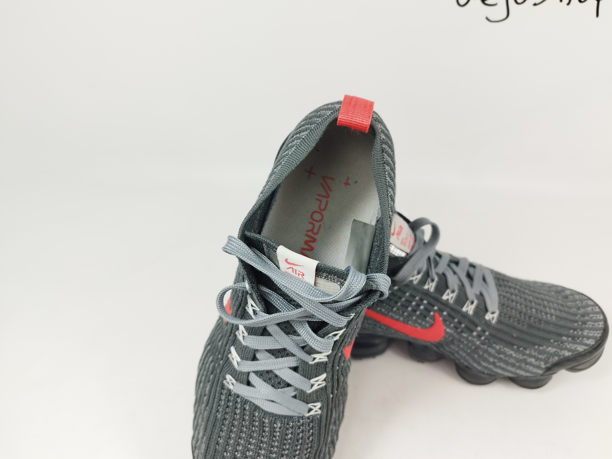 NIKE AIR MAX VAPORMAX FLYKNIT 3 CT1270 001 roz 40 Zapięcie sznurowane