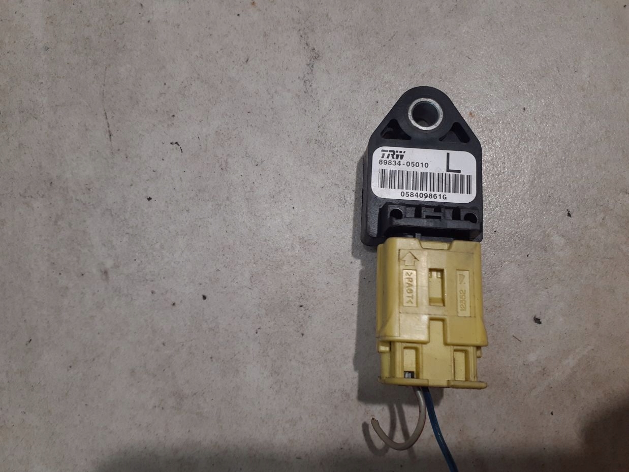 Crashsensor Drucksensor TOYOTA AVENSIS 2.0 D4D 8983405010 058409861G