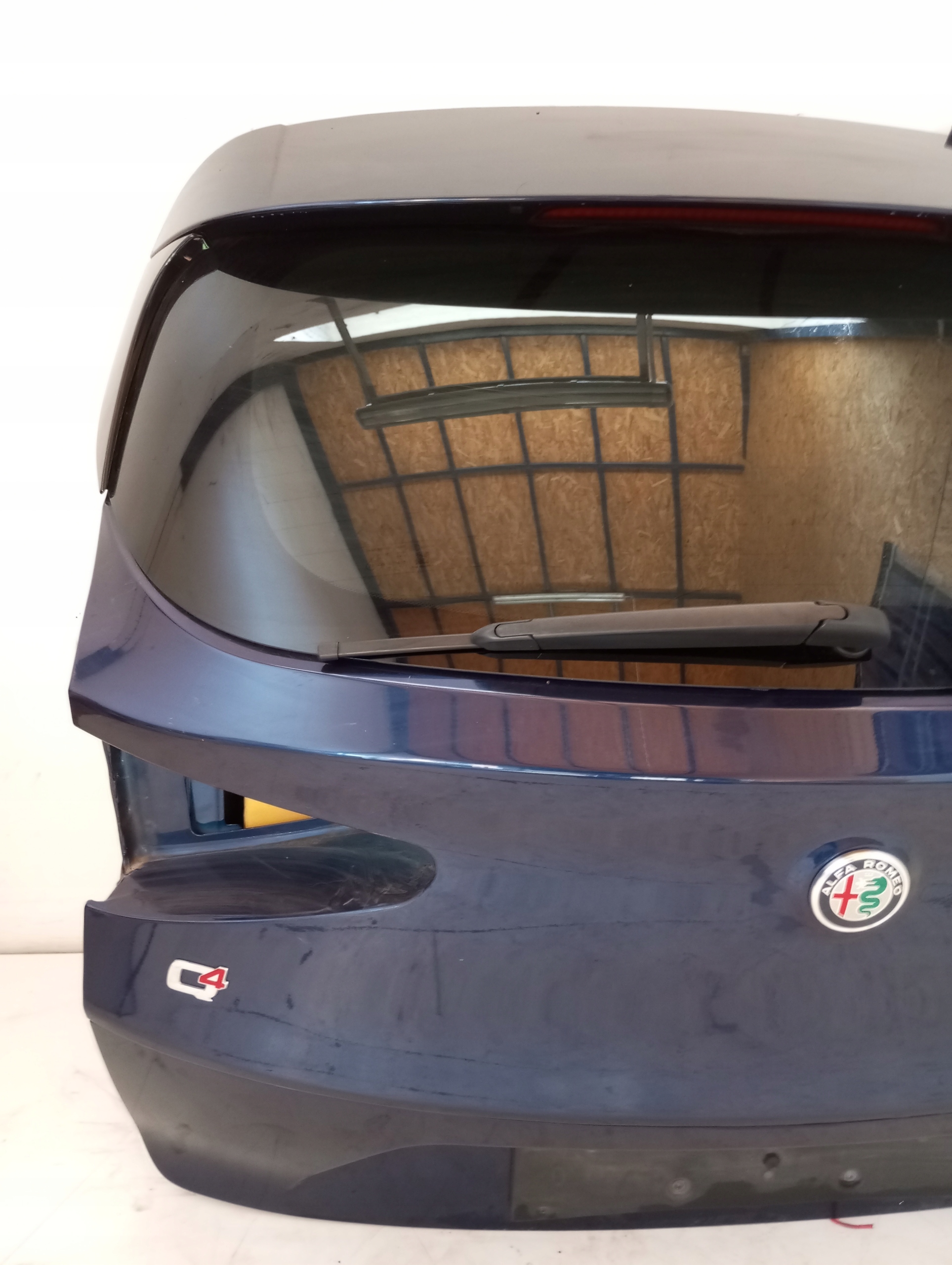 boot doors ALFA ROMEO STELVIO below KAMERE 19R