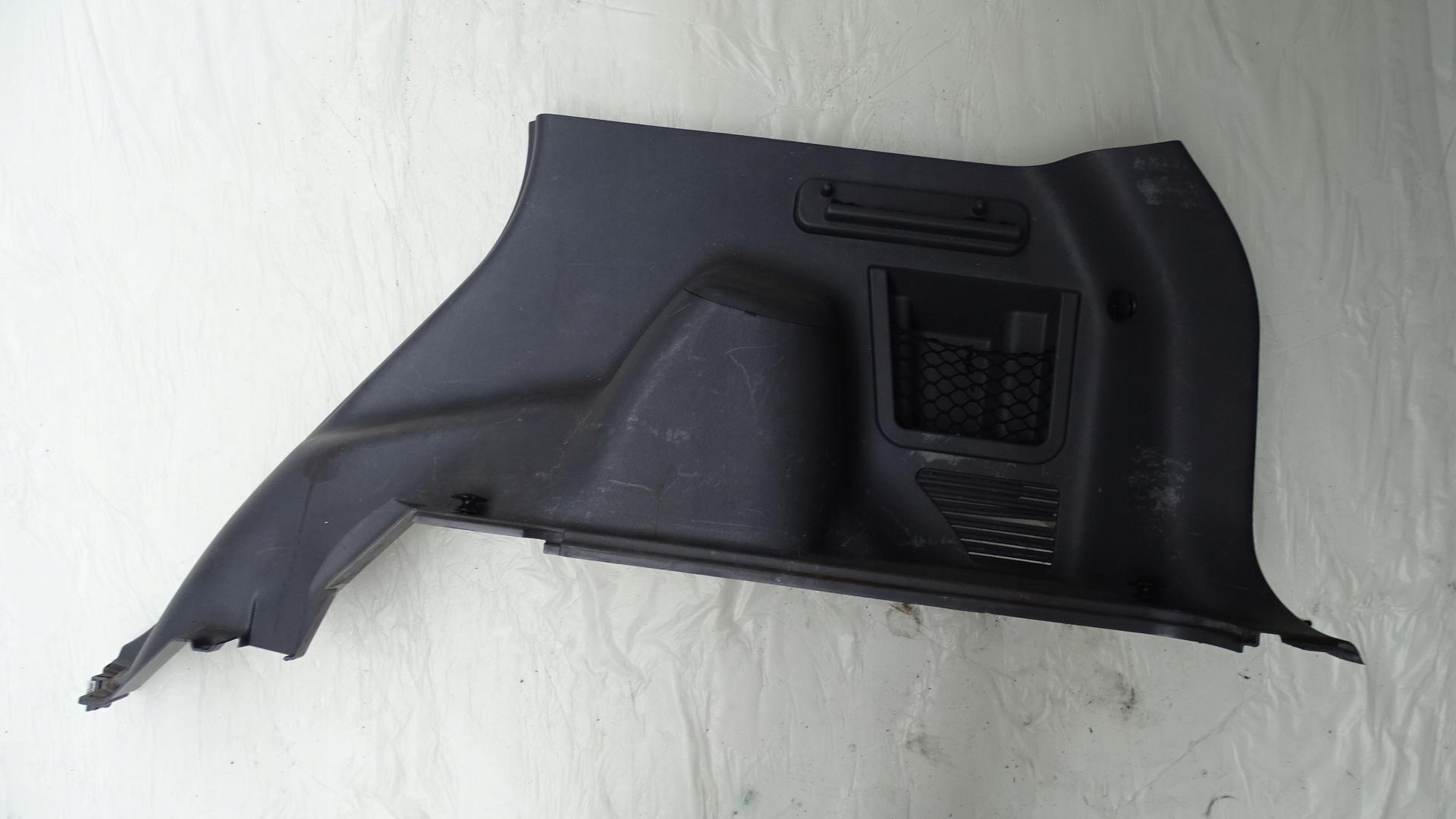 TAPICERKA BAGAZNIKA PRAWA TYL TUCSON HYUNDAI 2004-