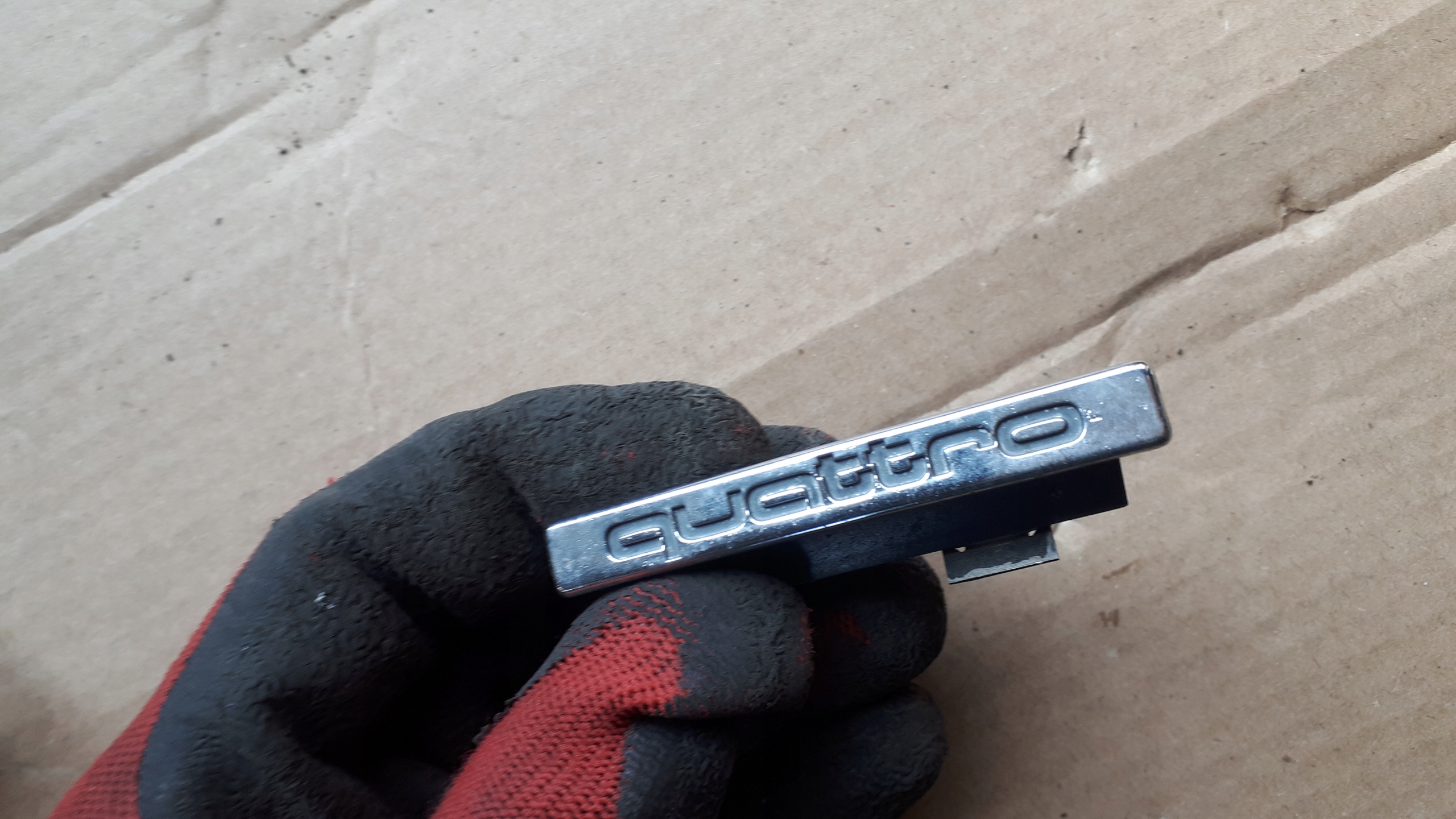 8K0953736 - A4 B8 эмблема значок гриль гриль quattro A5 Q5