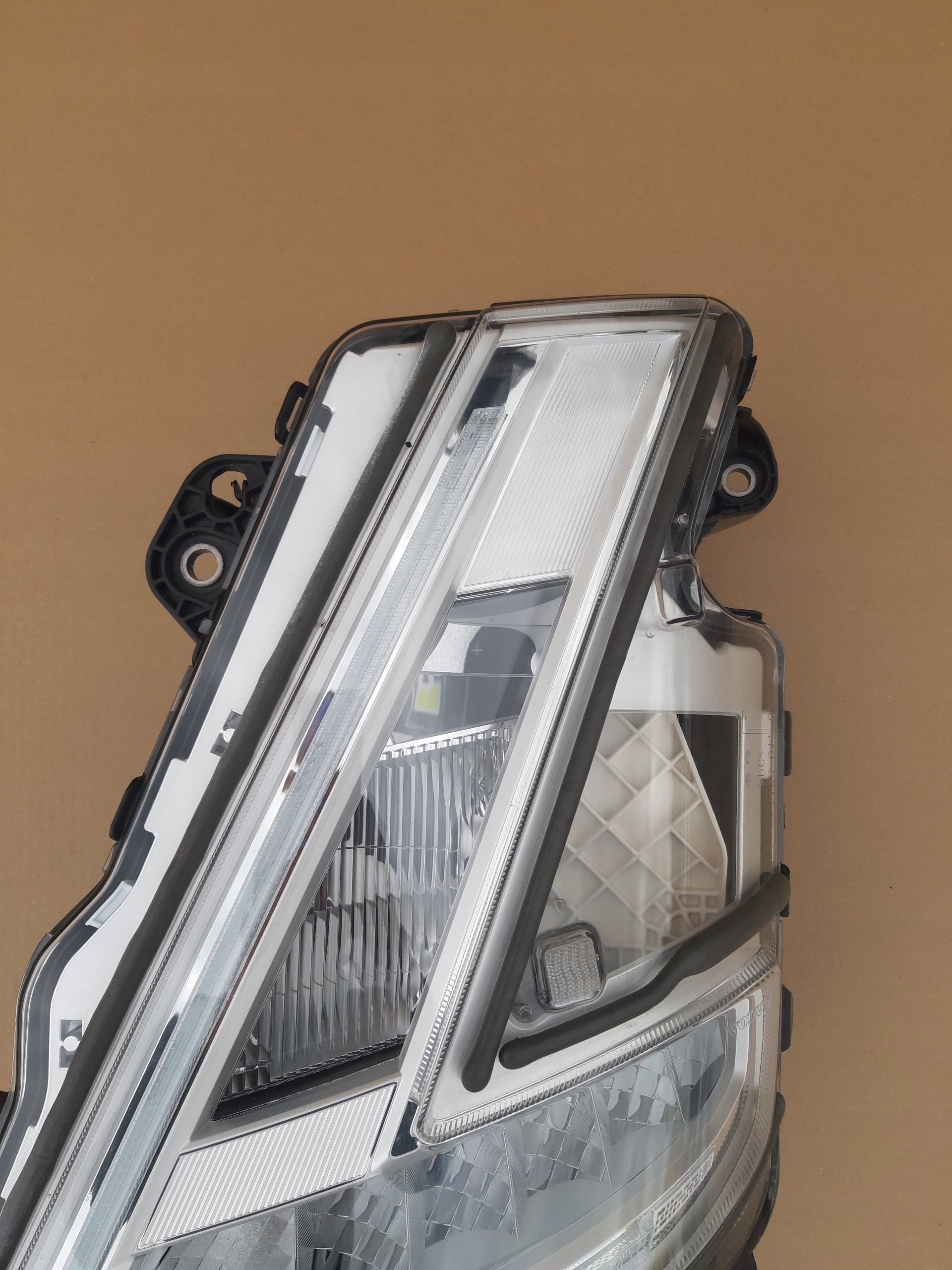 VOLVO FH5 REFLEKTOR LEWY FULL LED LAMPA LEWA Typ samochodu Samochody ciężarowe