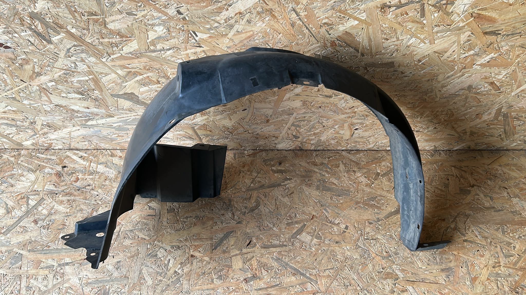 mudguard left left front TOYOTA AYGO II 14