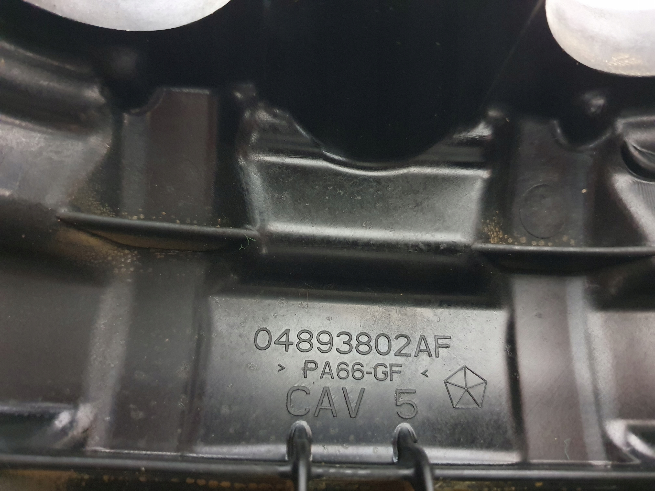 CHRYSLER PACIFICA II 3.6 16- rechts Abdeckung der Ventile des Kopfes 04893802AF