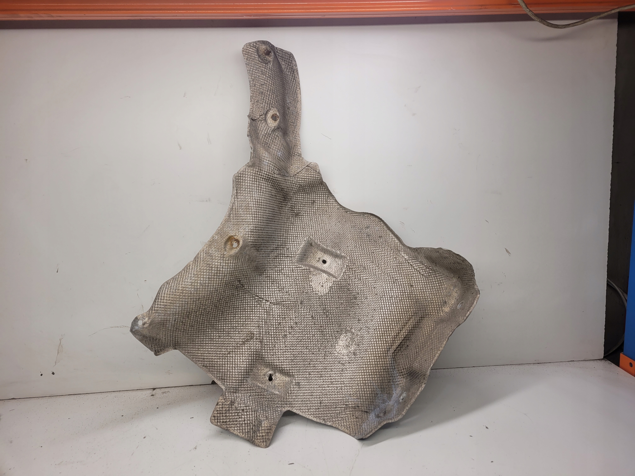 BLENDE ABDECKUNG TERMICZNA DES BODENS AUDI A8 D3 4E0825711D