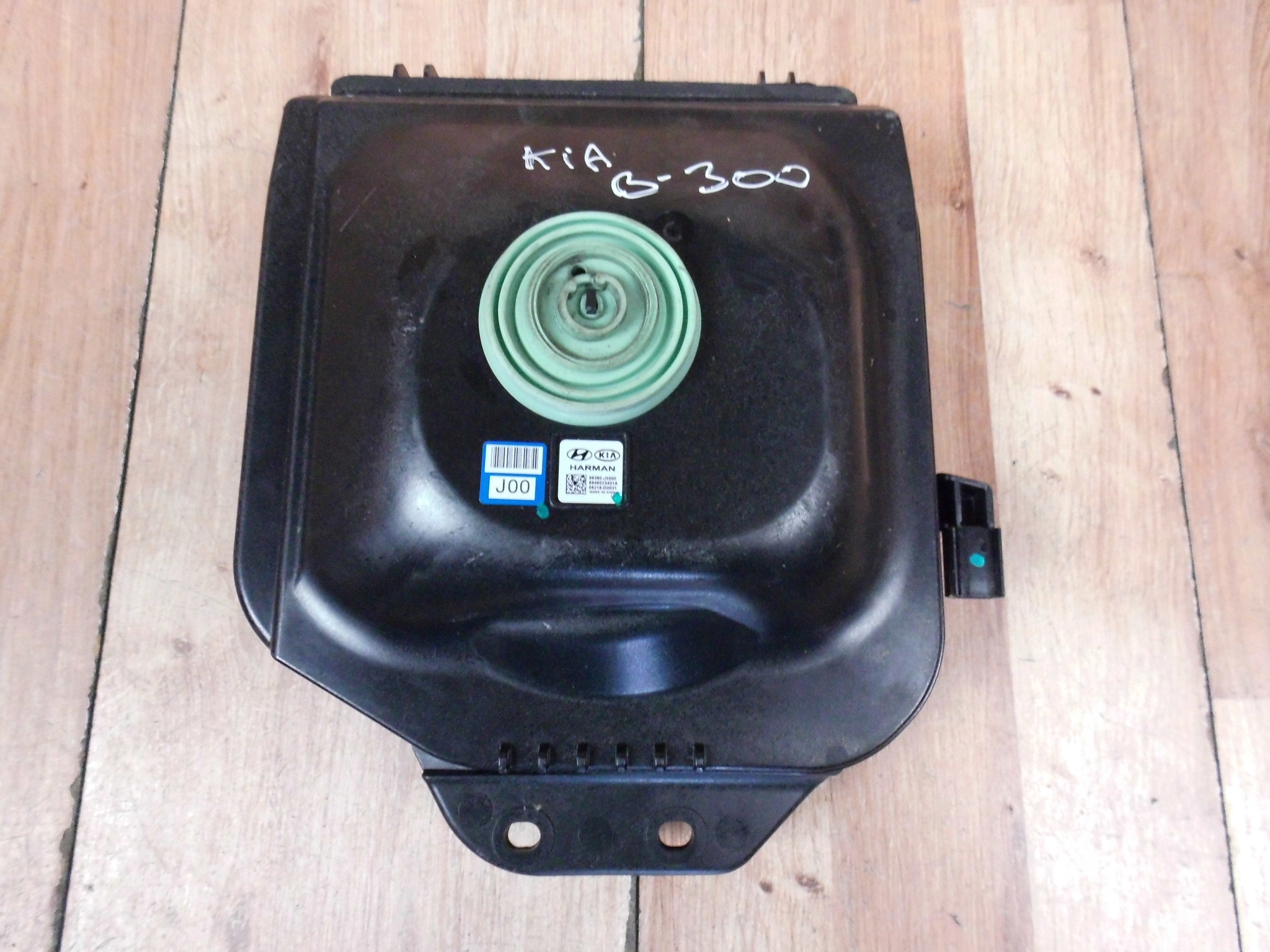 Kia Stinger speaker subwoofer HARMAN 96380-J5000