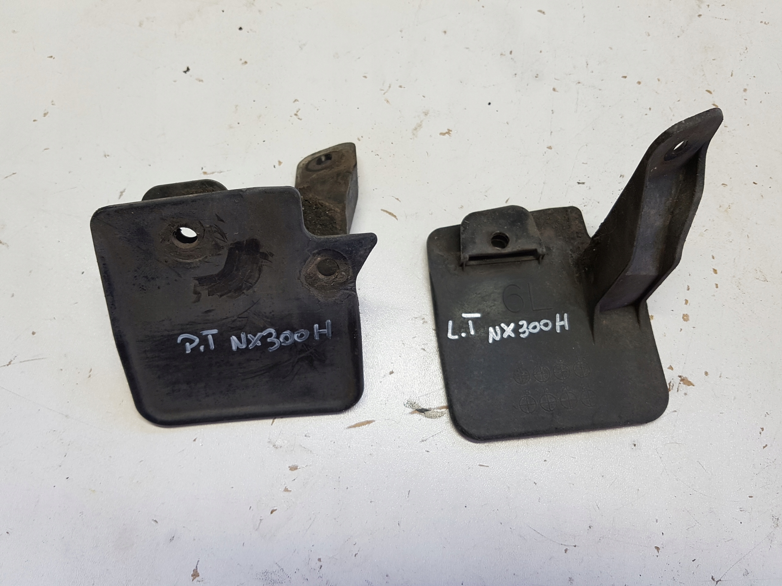 LEXUS NX 300H mudguard flap left right rear part