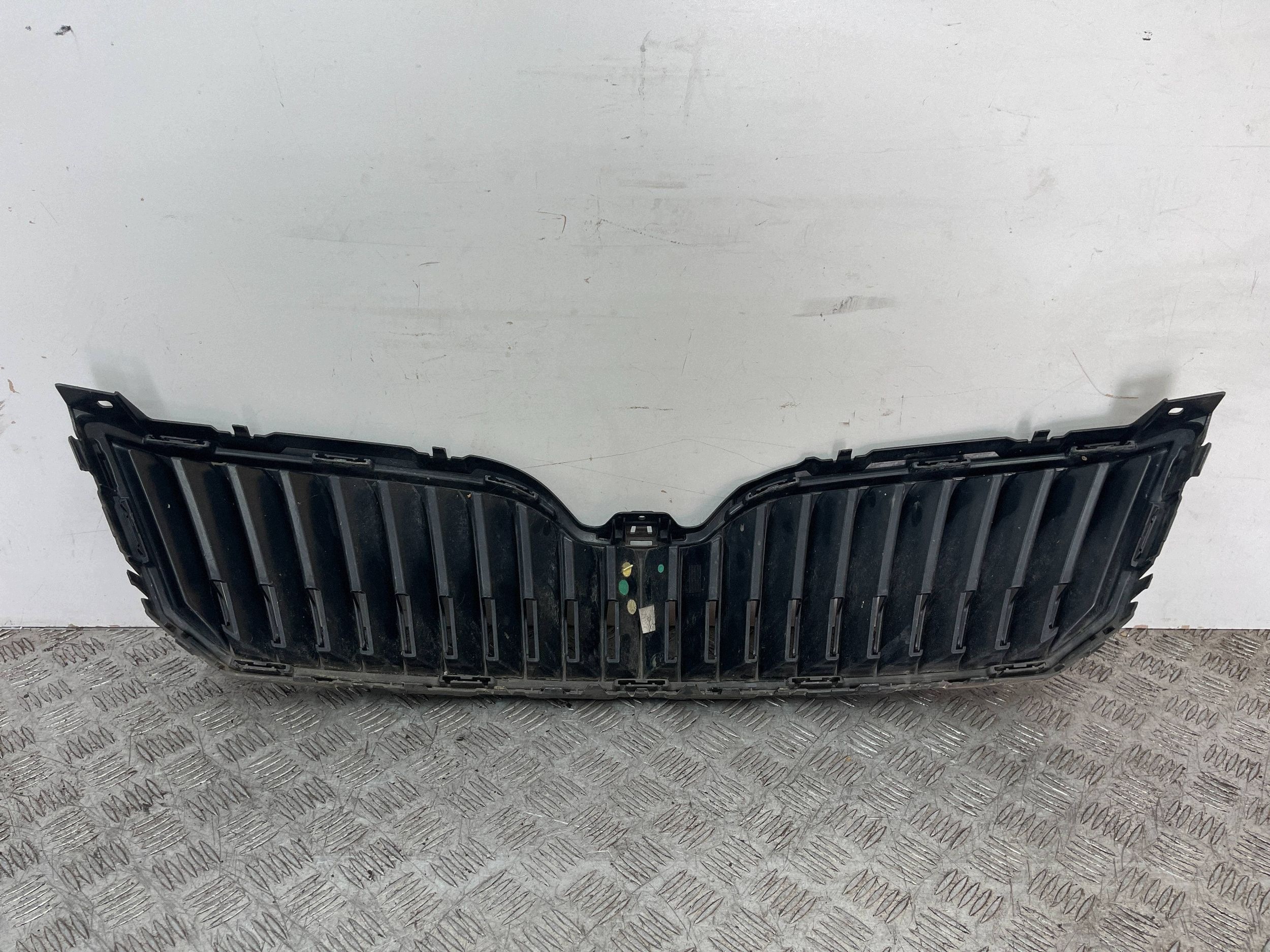 grille radiator grill front SUPERB 2 II LIFT 13- 3T0853668B