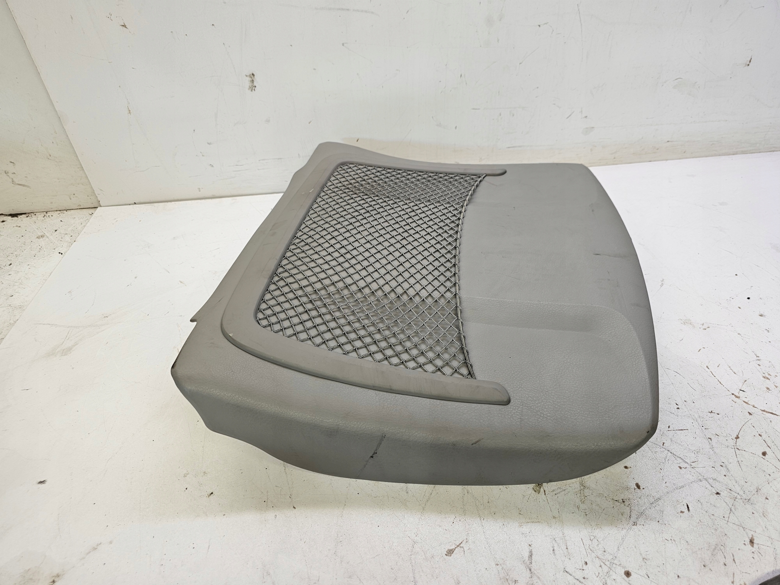 BLENDE ABDECKUNG HINTEN SITZ AUDI A3 8P 3 TÜR 8P0881969