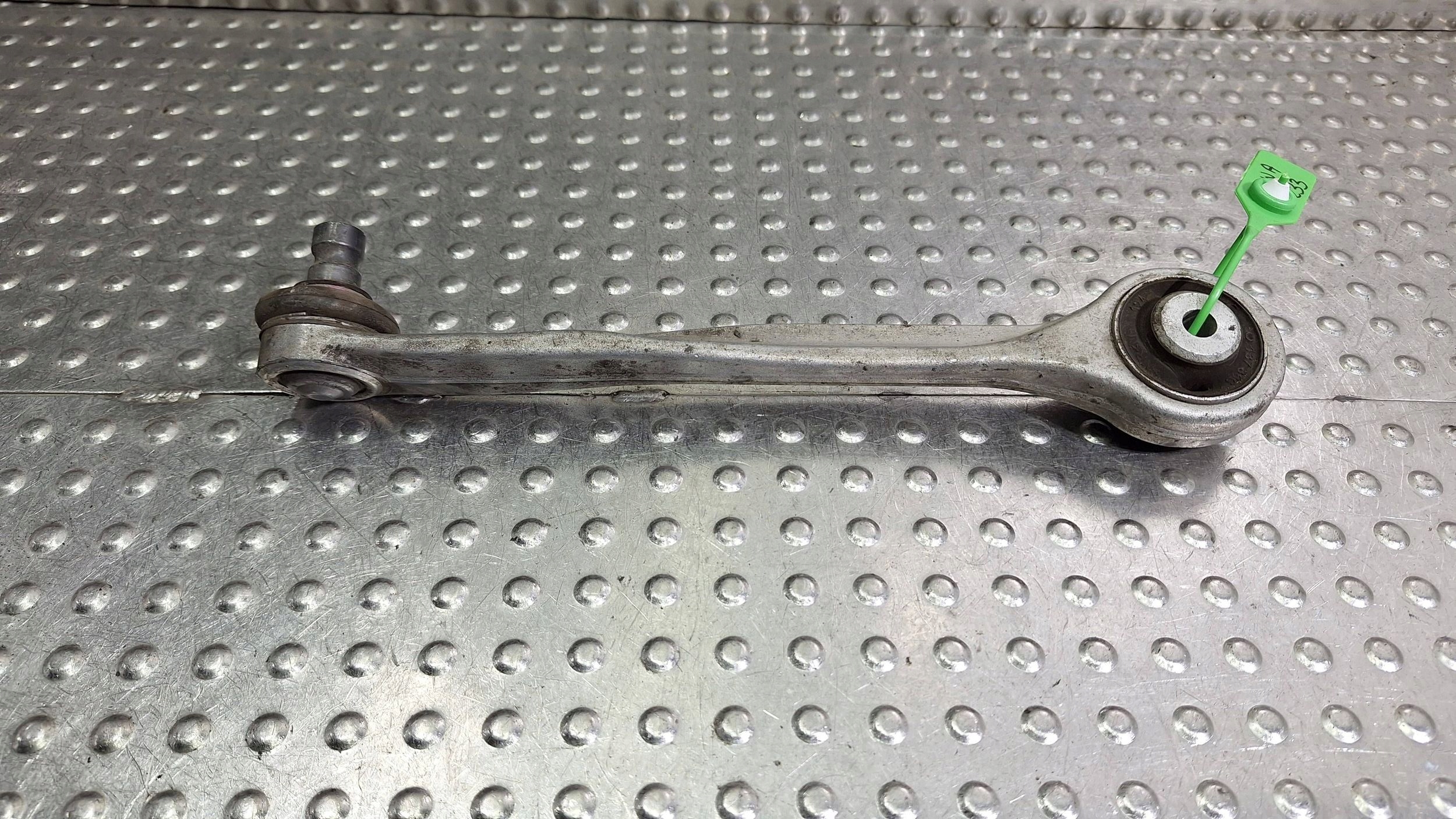 arm right front upper 8K0407506A 8K0506A AUDI A4 B8 A5 8T Q5 8R