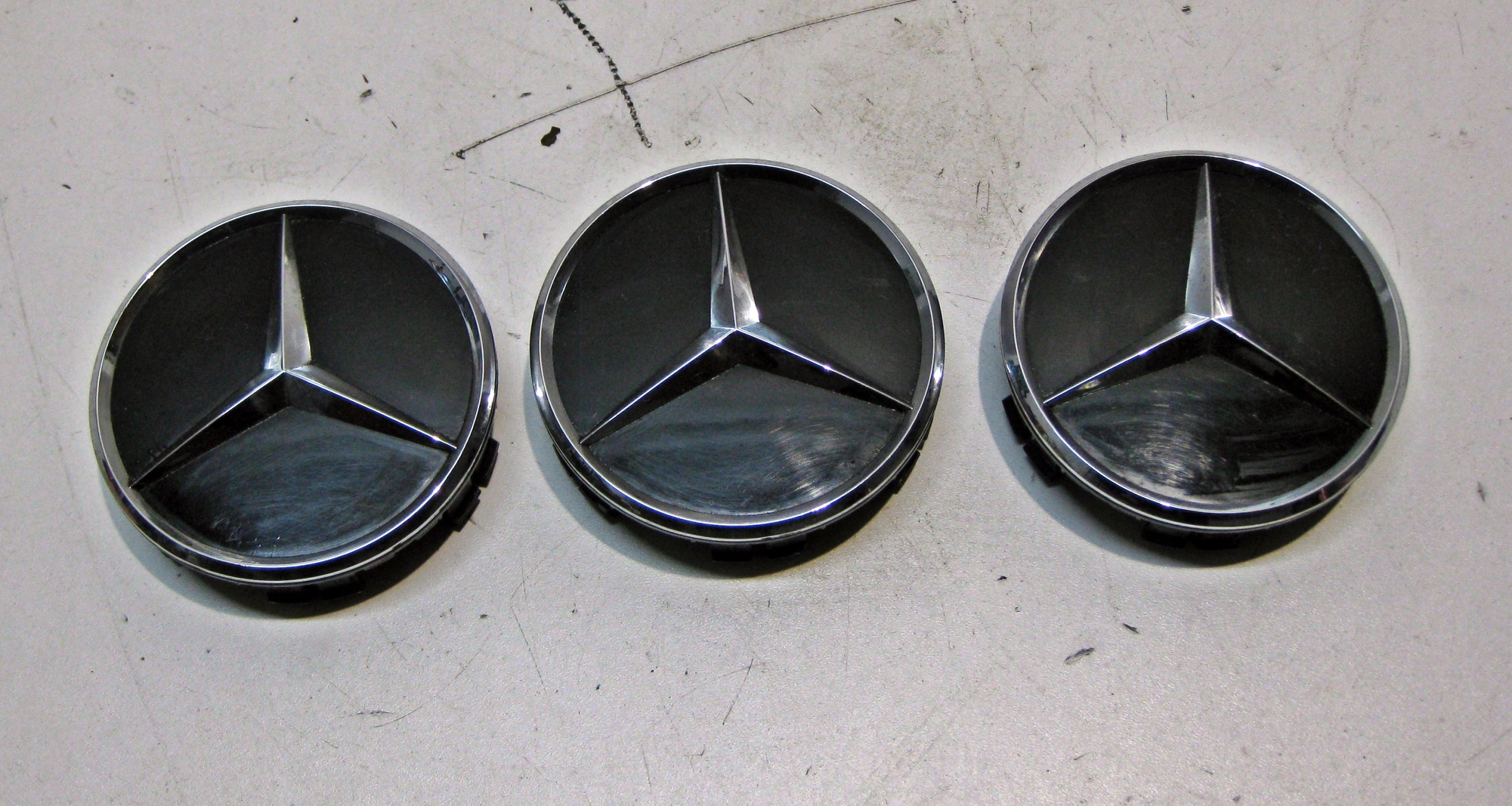 MERCEDES couvre/cache pivot couvercle MERCEDES AMG A0004002700