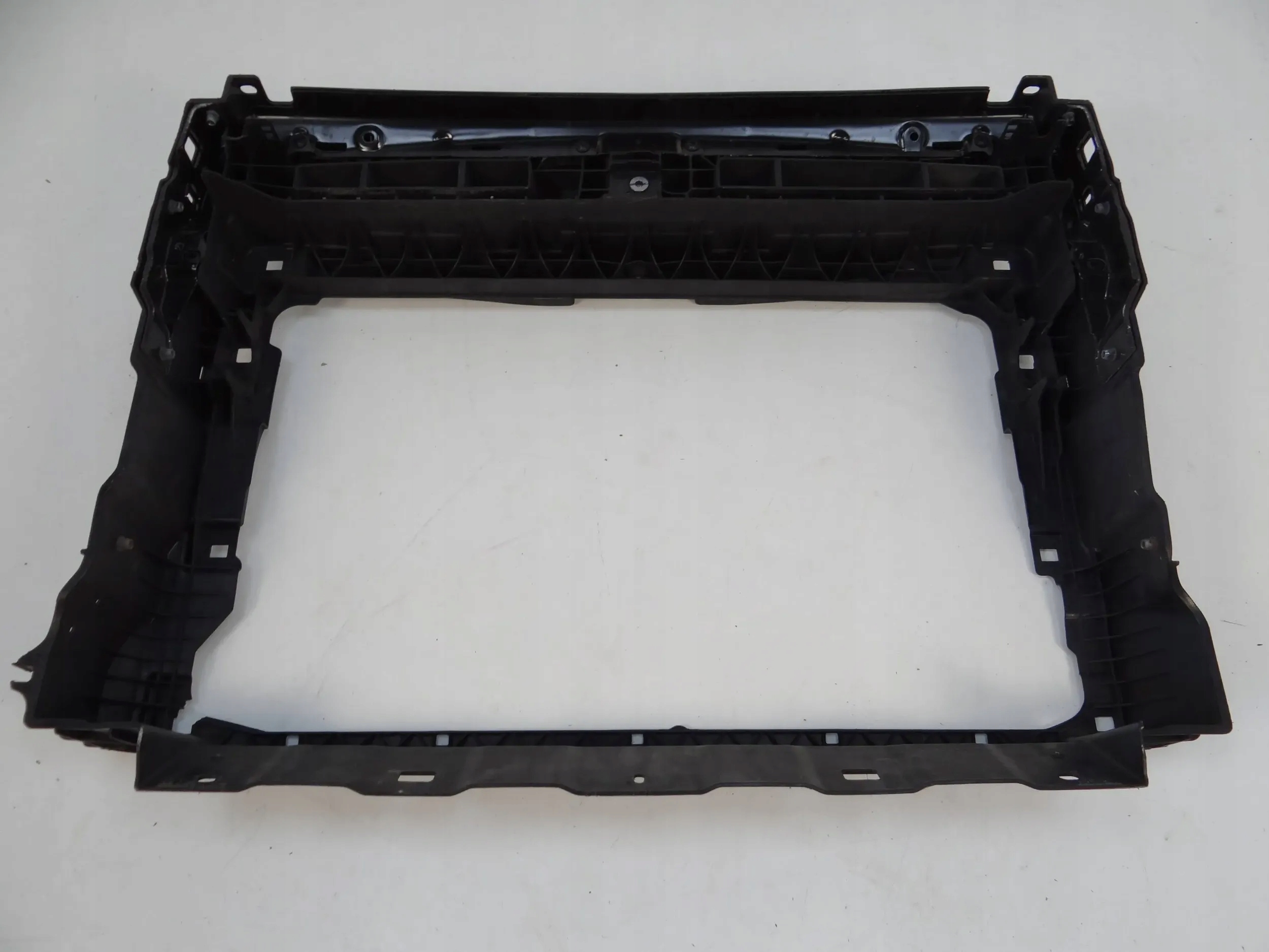 WZMOCNIENIE PAS PRZEDNI VW TIGUAN ALLSPACE 5NN 16- Strona zabudowy przód