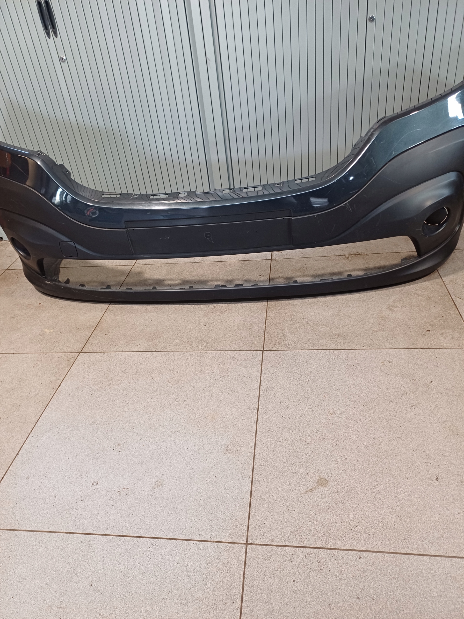 nárazník predok predný RENAULT TRAFIC 3 III 620223380R