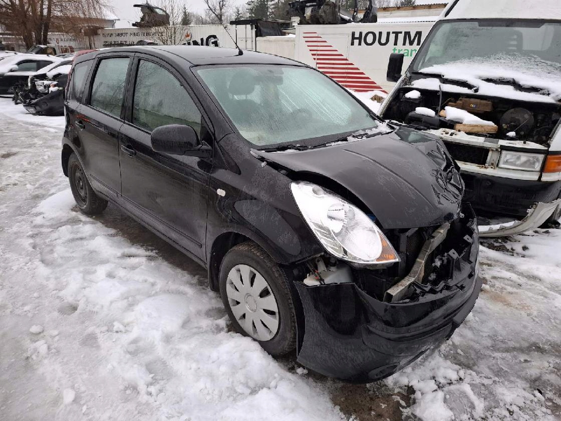 nissan NOTE шланг воды 2009 1.6л