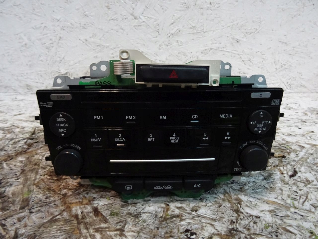 MAZDA 6 RADIO CQ EM4570AK