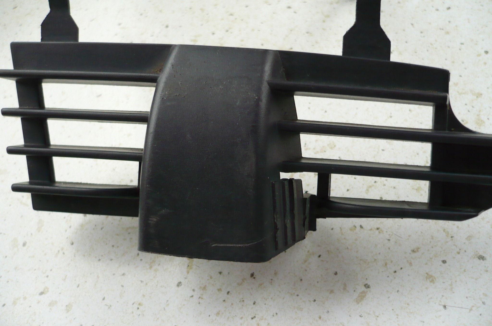 MERCEDES A-KLASA W168 towing hook cap bumper front 97-00 Rok