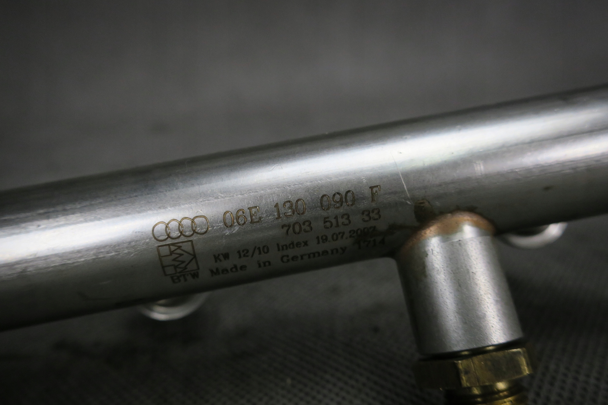 Rozdzielacz paliwa Audi A4 A5 A6 06E130090F 3.2FSI Typ silnika Benzyna