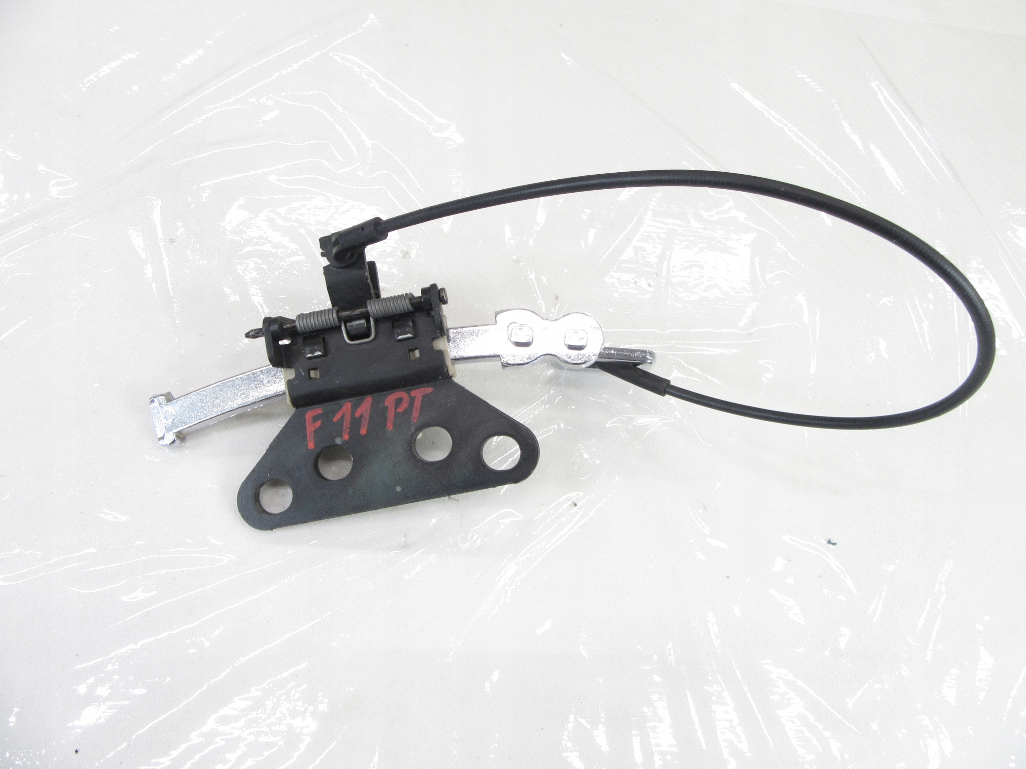 hook bracket holder kanapy right rear part BMW F11 KOMBI