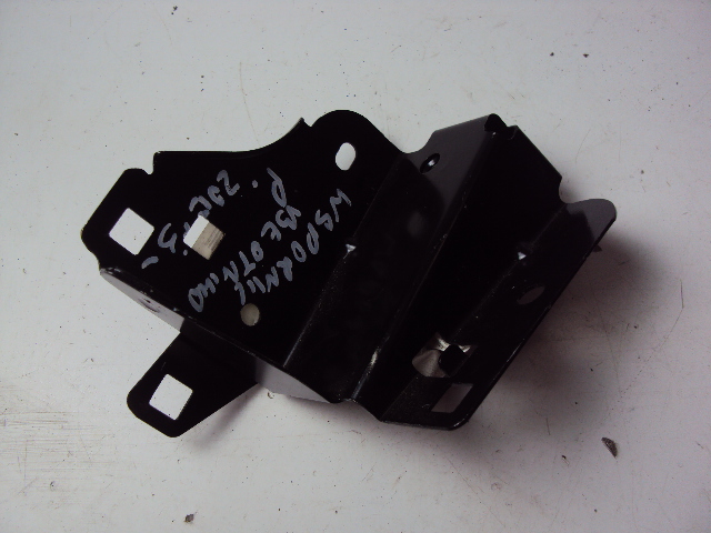 MOCOWANIE BLOTNIKA PRAWEGO RENAULT ZOE 2013 Part number 620436063R