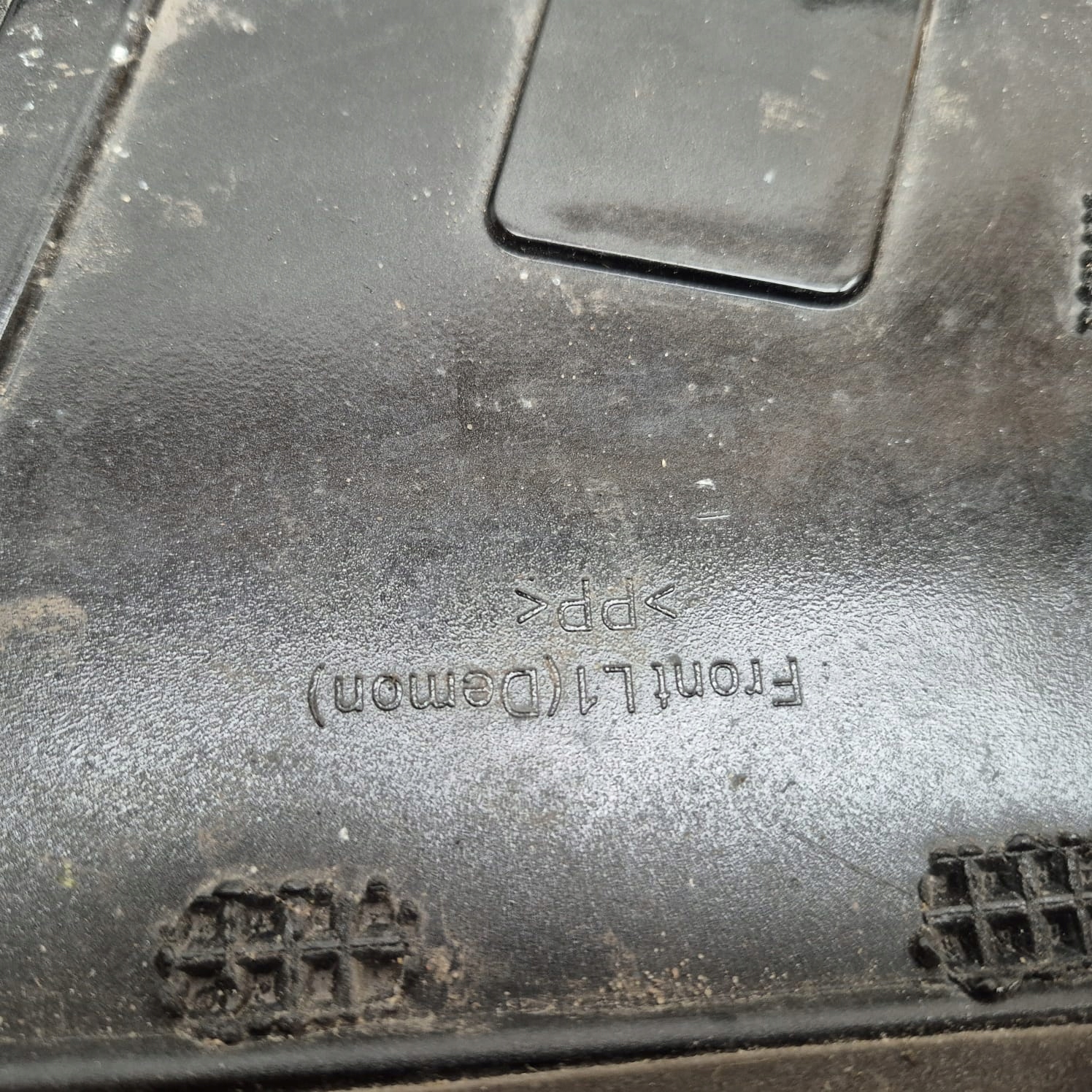 DODGE CHALLENGER III 18-> moulding of a bumper left front left front
